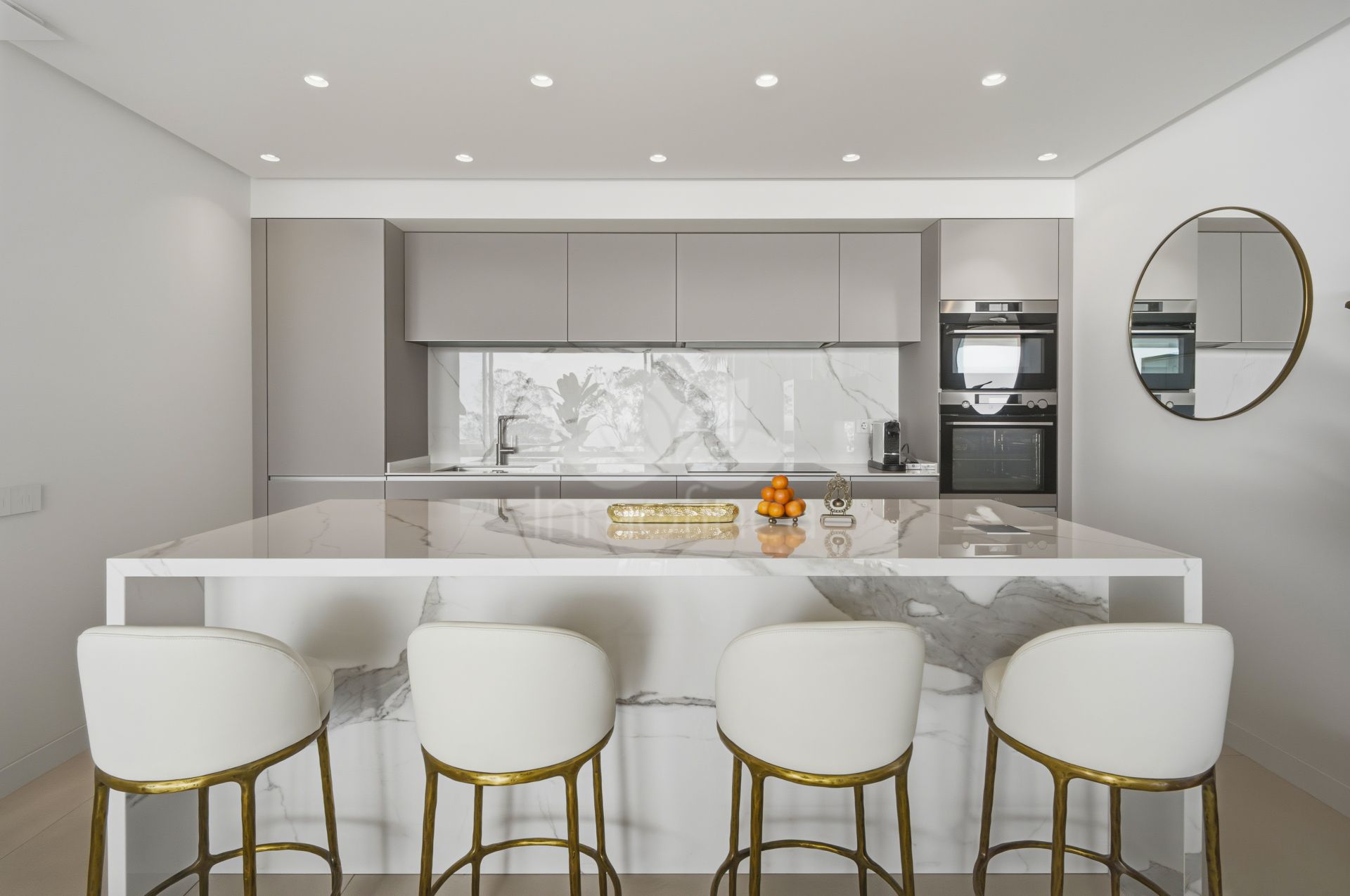 Apartment in La Mairena, Marbella