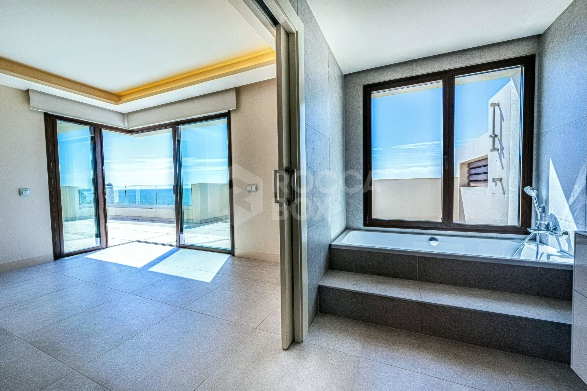 Luxury by the sea: top penthouse in Velaya