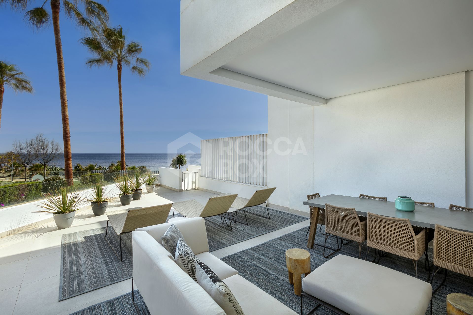 This is an extraordinary townhouse with open sea views and exclusive furnishings included.