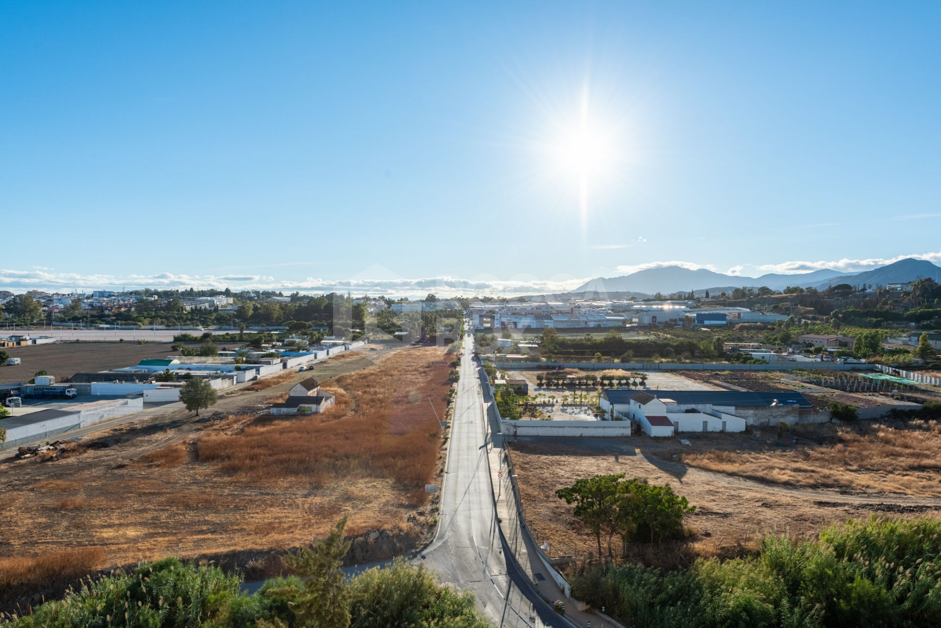 Modern 2-bedroom Penthouse with Sea and Mountain Views in Nueva Andalucia