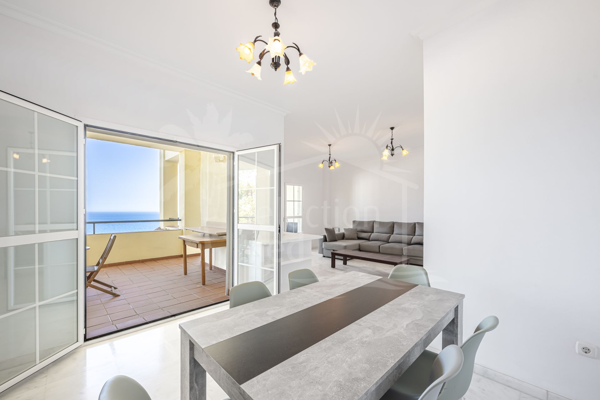 FIRST FLOOR APARTMENT WITH PANORAMIC VIEWS IN MANILVA! Great Opportunity on the COSTA DEL SOL!