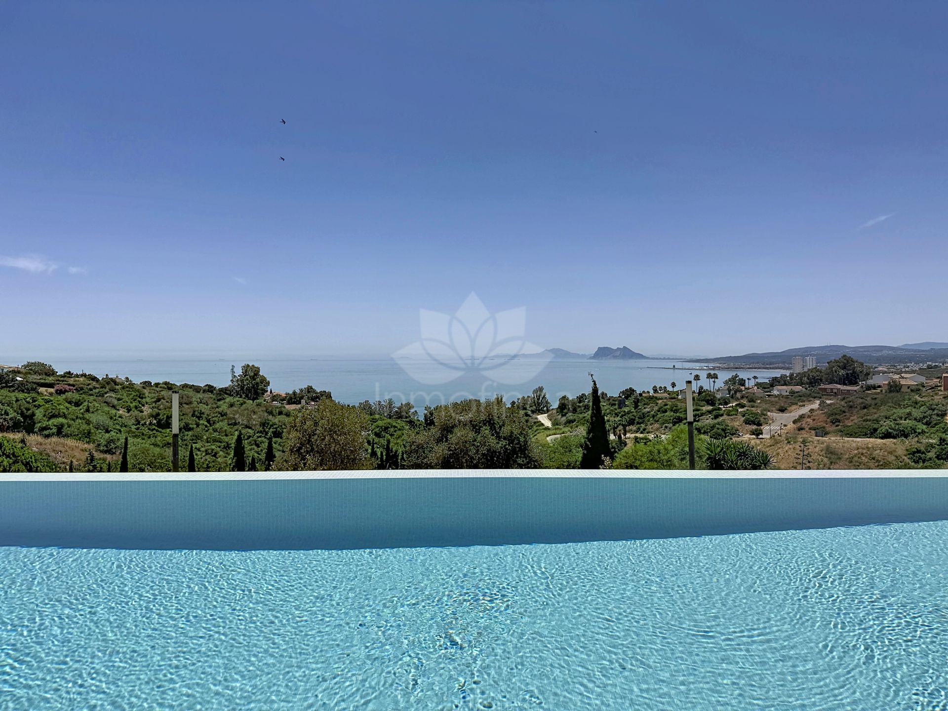 Apartment in Sunrise Height, Manilva