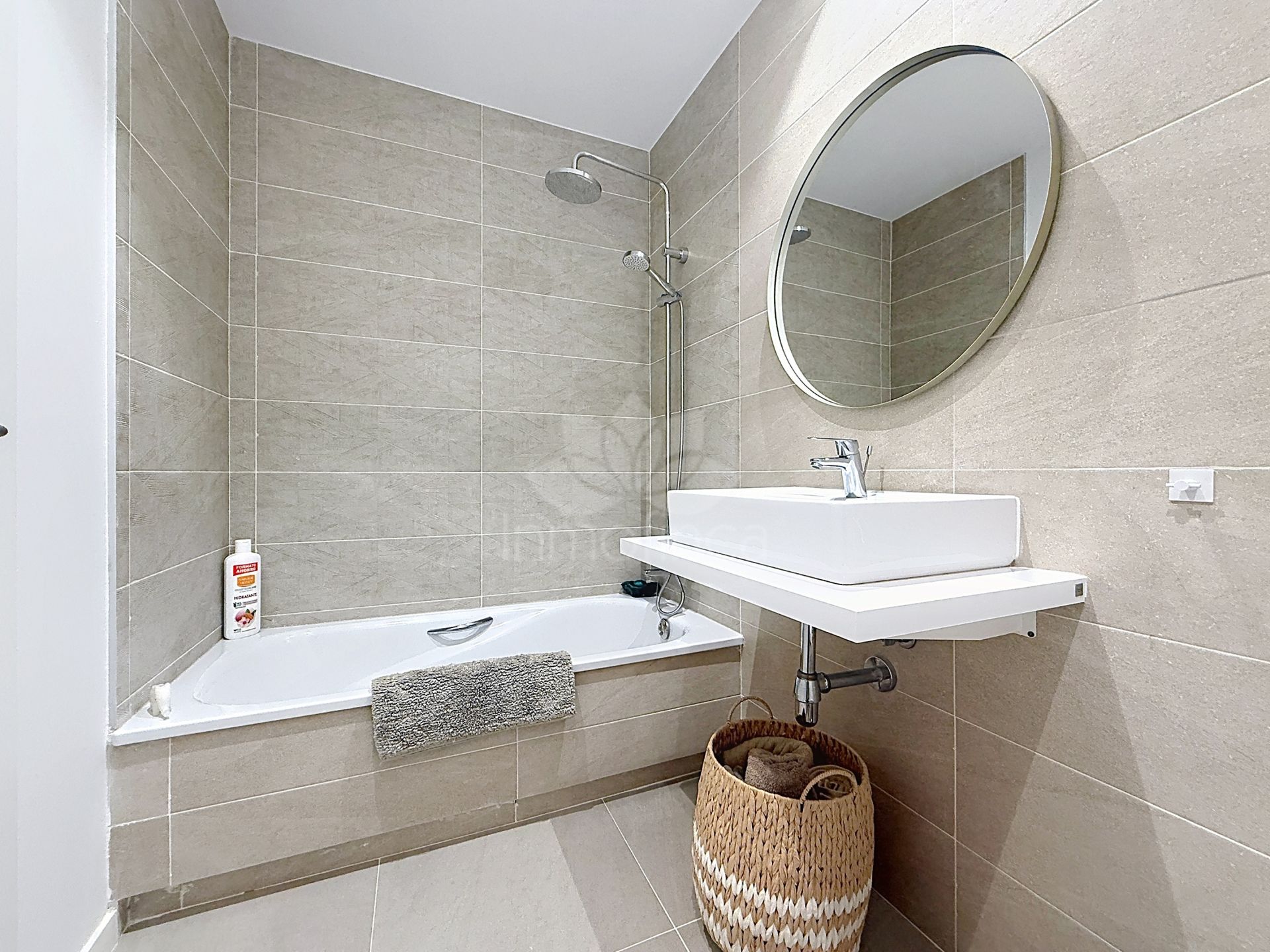 Apartment in Sunrise Height, Manilva