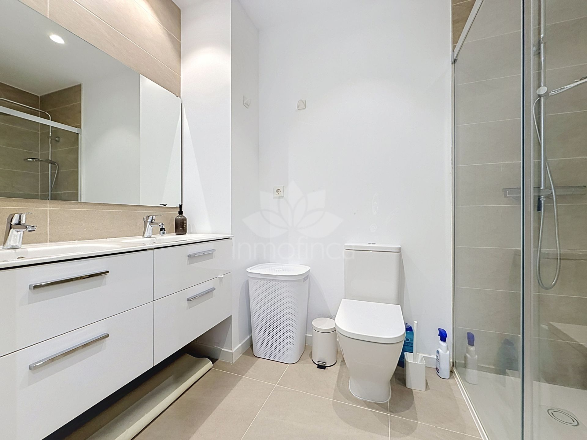Apartment in Sunrise Height, Manilva