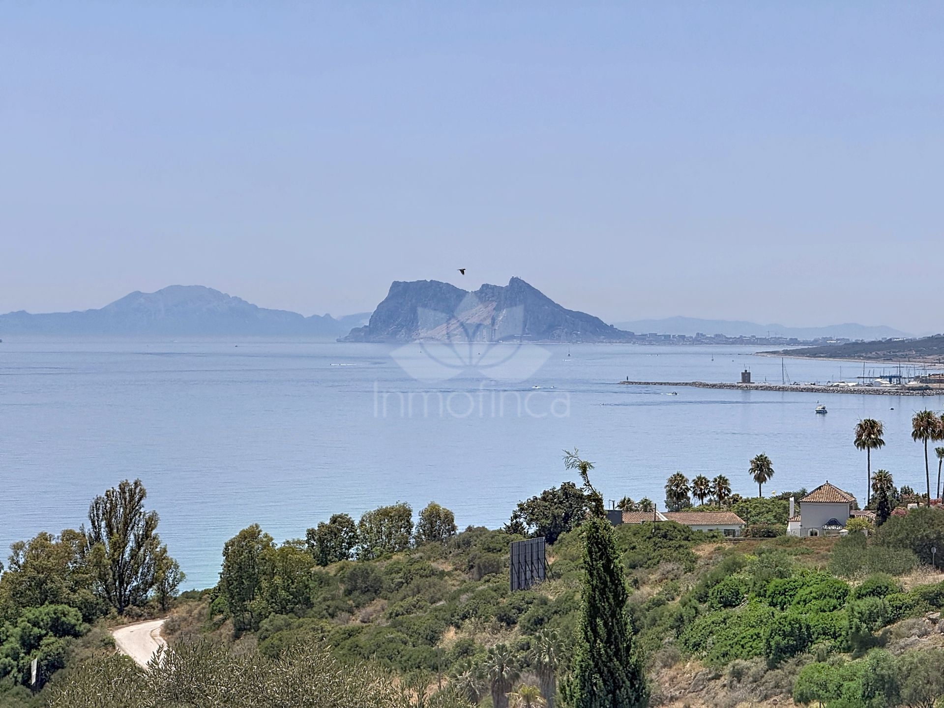 Apartment in Sunrise Height, Manilva