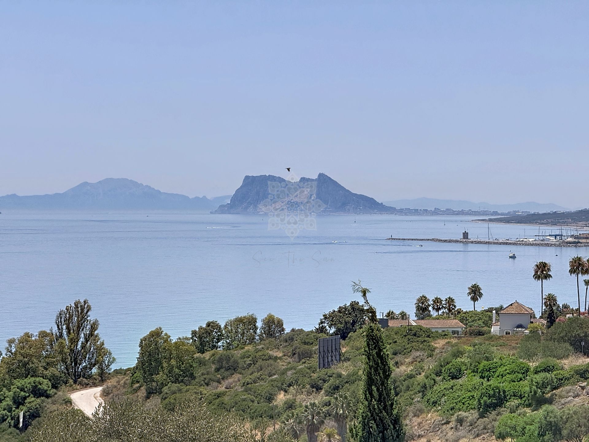 Apartment in Sunrise Height, Manilva