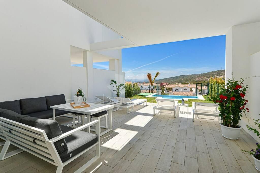 Town House in Bahia de las Rocas, Manilva