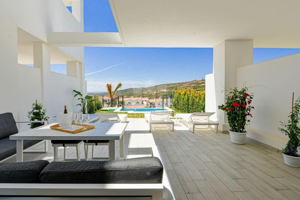Town House in Bahia de las Rocas, Manilva