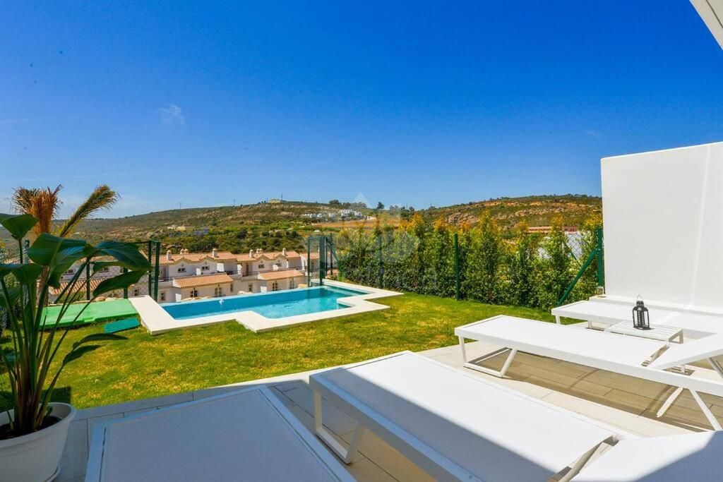 Town House in Bahia de las Rocas, Manilva