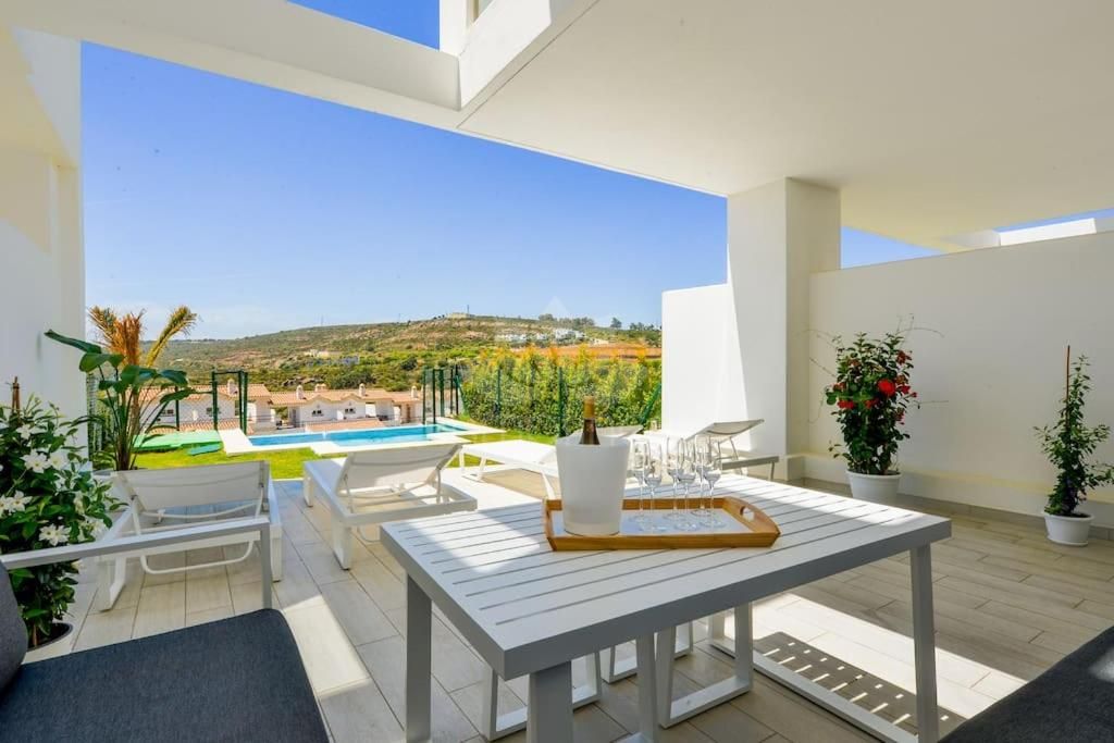 Town House in Bahia de las Rocas, Manilva