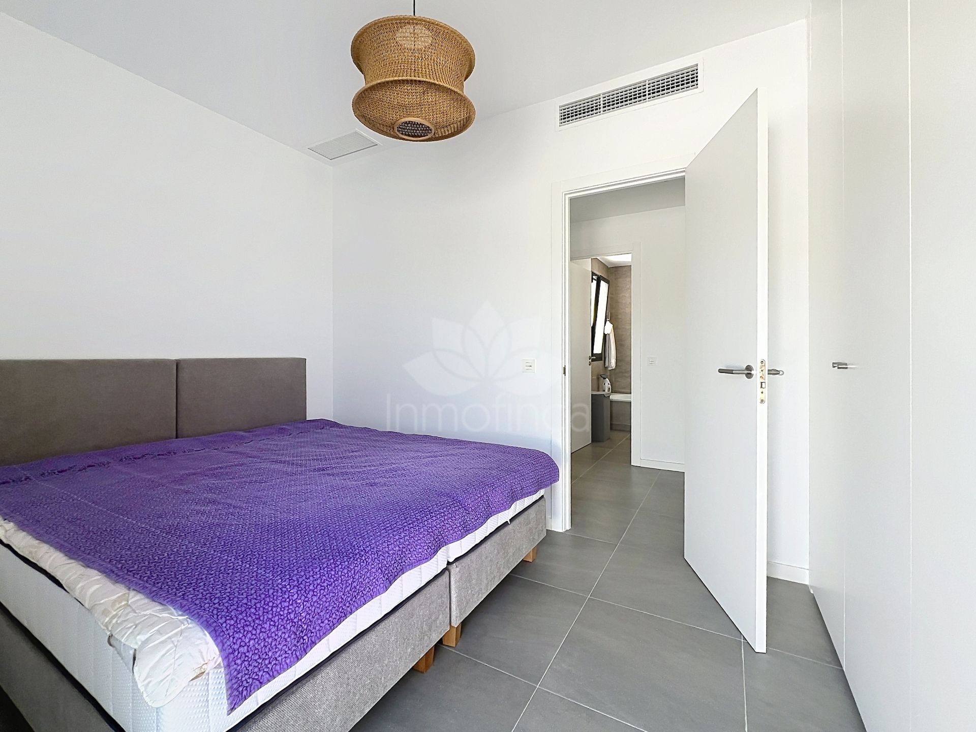 Town House in Bahia de las Rocas, Manilva