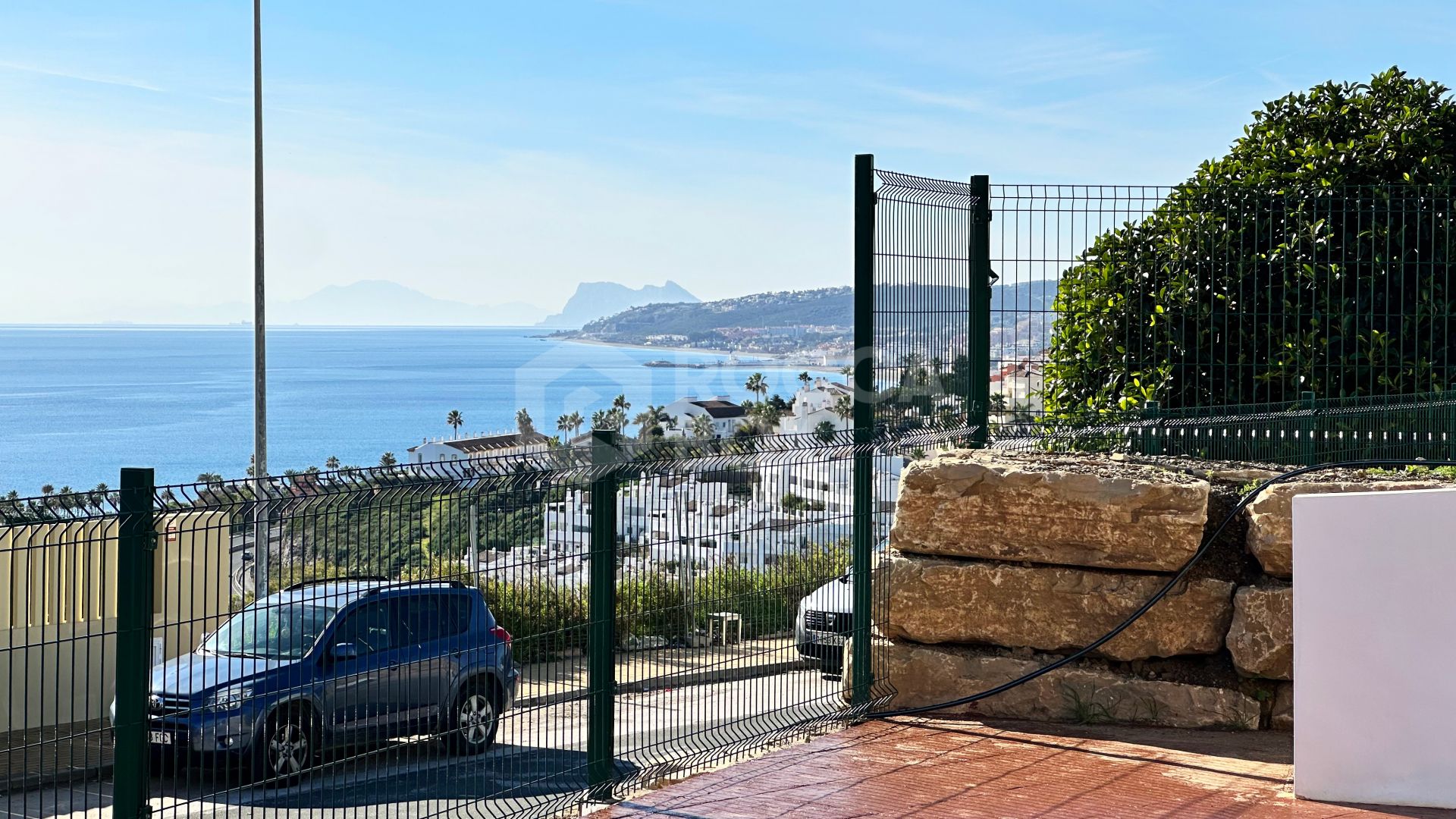 Azata Delmare - Casares Costa - Apartments with spectacular sea views. Strategically located 250m from the beach, Azata Delmare is a complex of 74 apartments of 2 and 3 bedrooms.