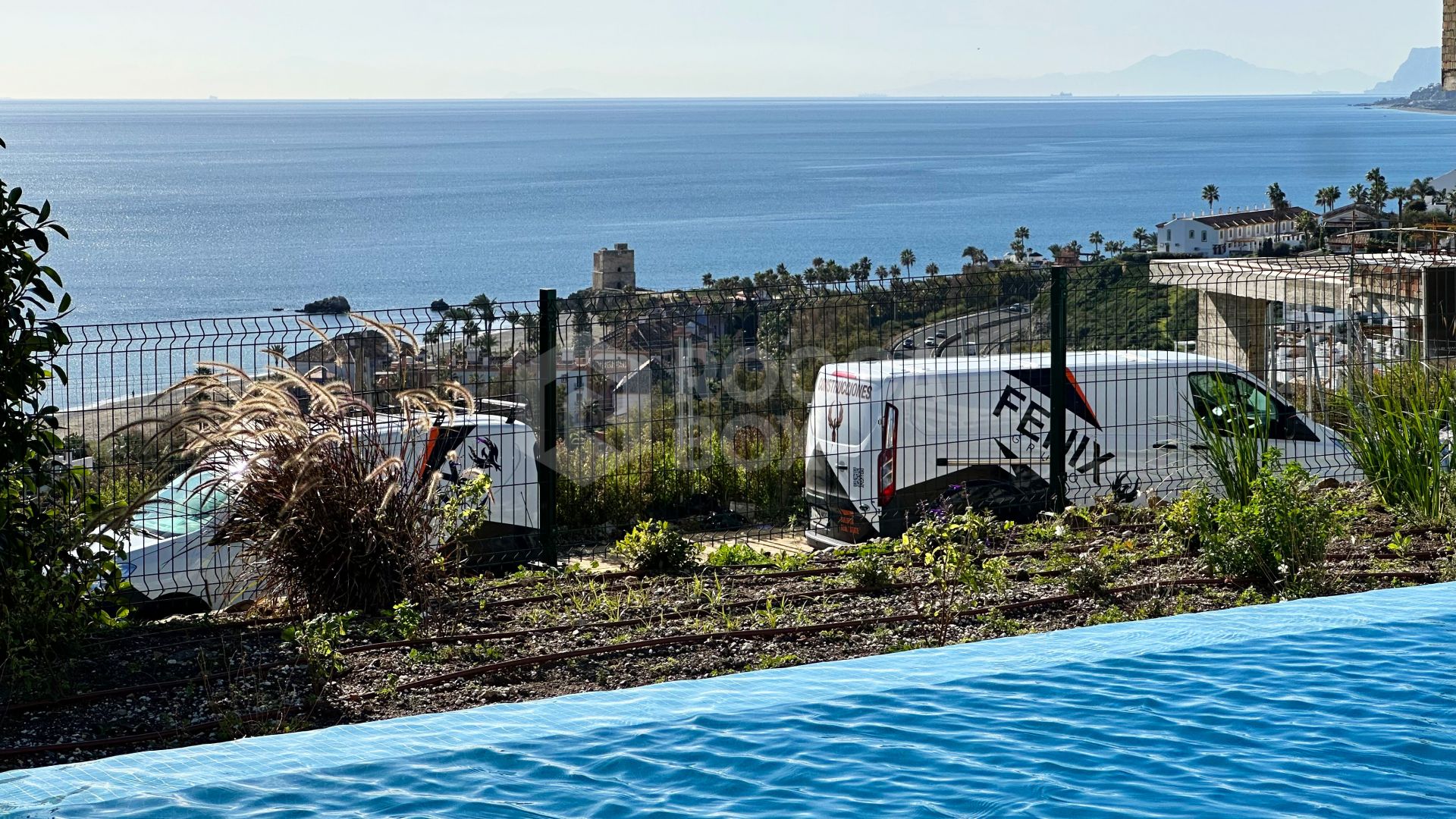 Azata Delmare - Casares Costa - Apartments with spectacular sea views. Strategically located 250m from the beach, Azata Delmare is a complex of 74 apartments of 2 and 3 bedrooms.