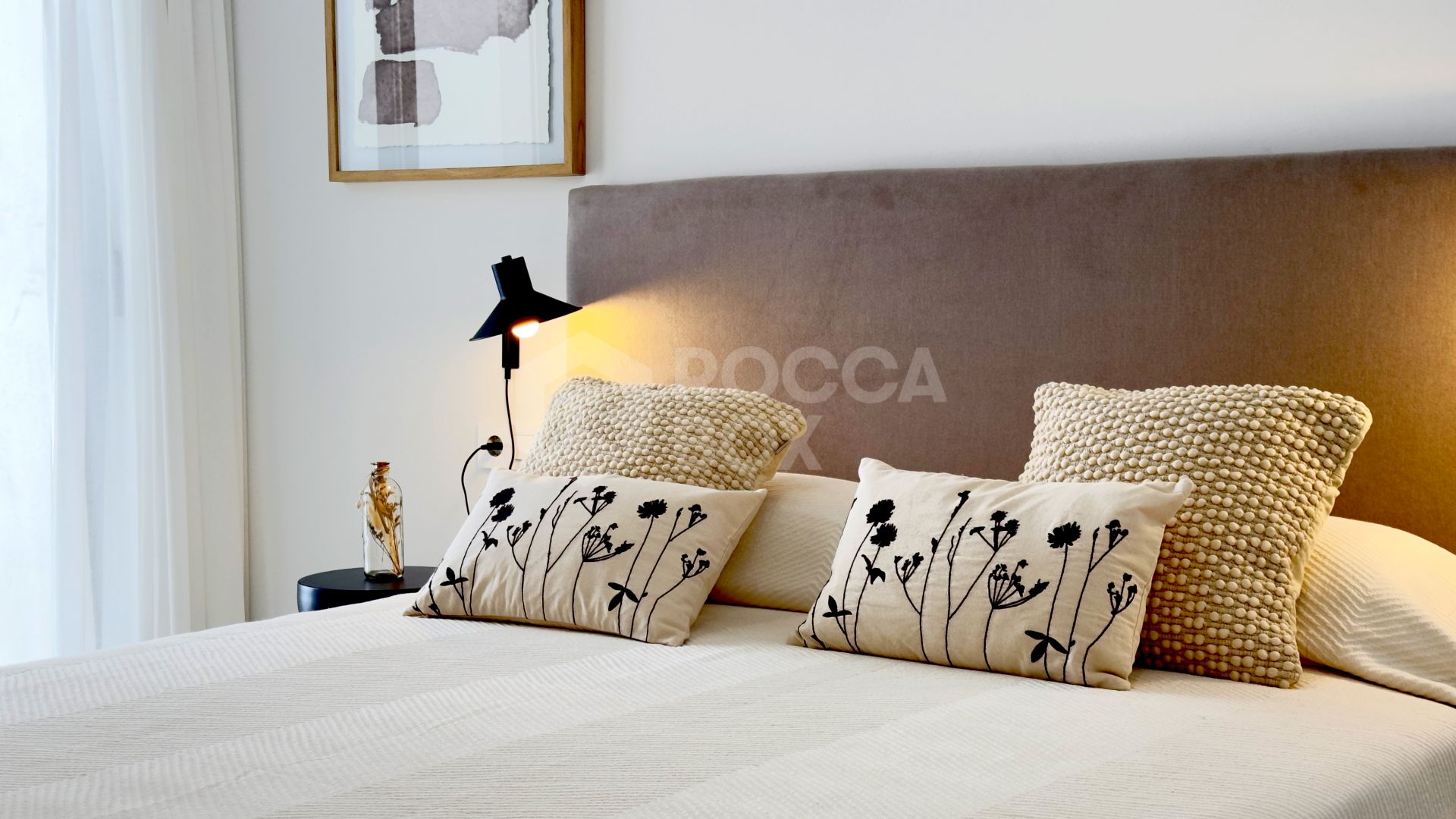 Azata Delmare - Casares Costa - Apartments with spectacular sea views. Strategically located 250m from the beach, Azata Delmare is a complex of 74 apartments of 2 and 3 bedrooms.