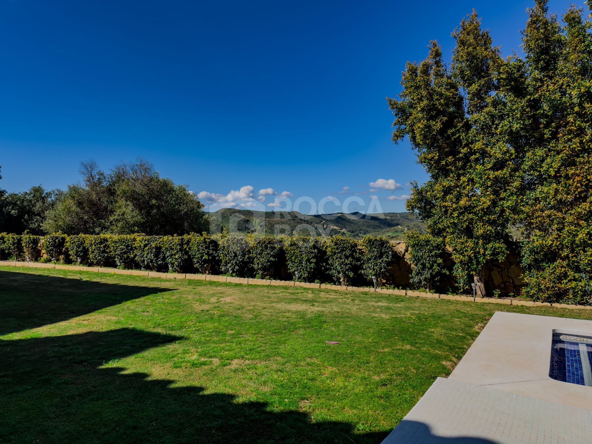 Andalucian Villa in Duquesa with panoramic golf views!