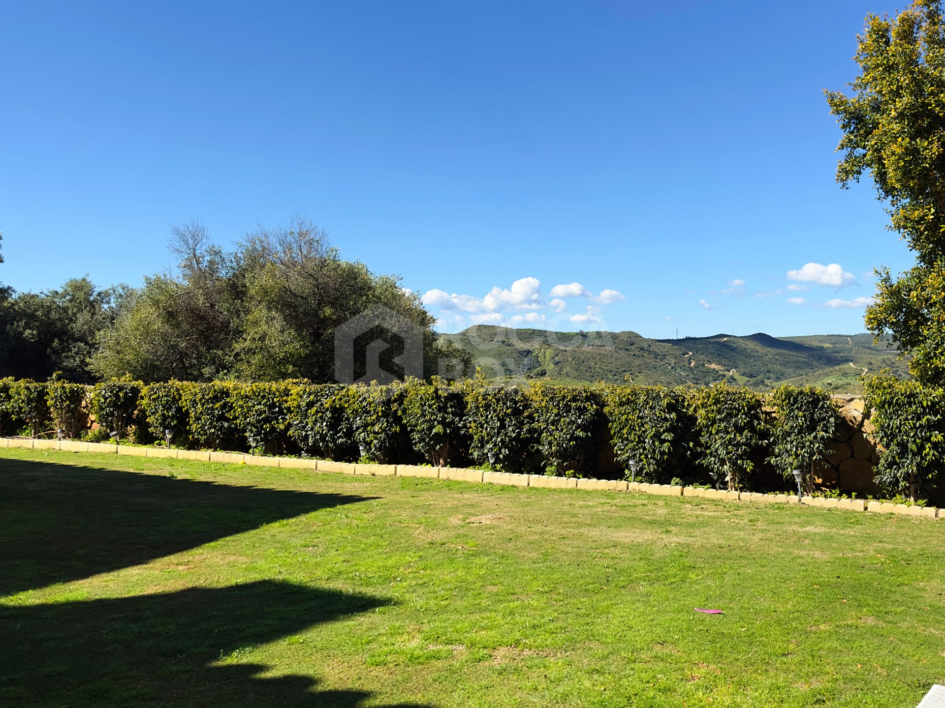 Andalucian Villa in Duquesa with panoramic golf views!