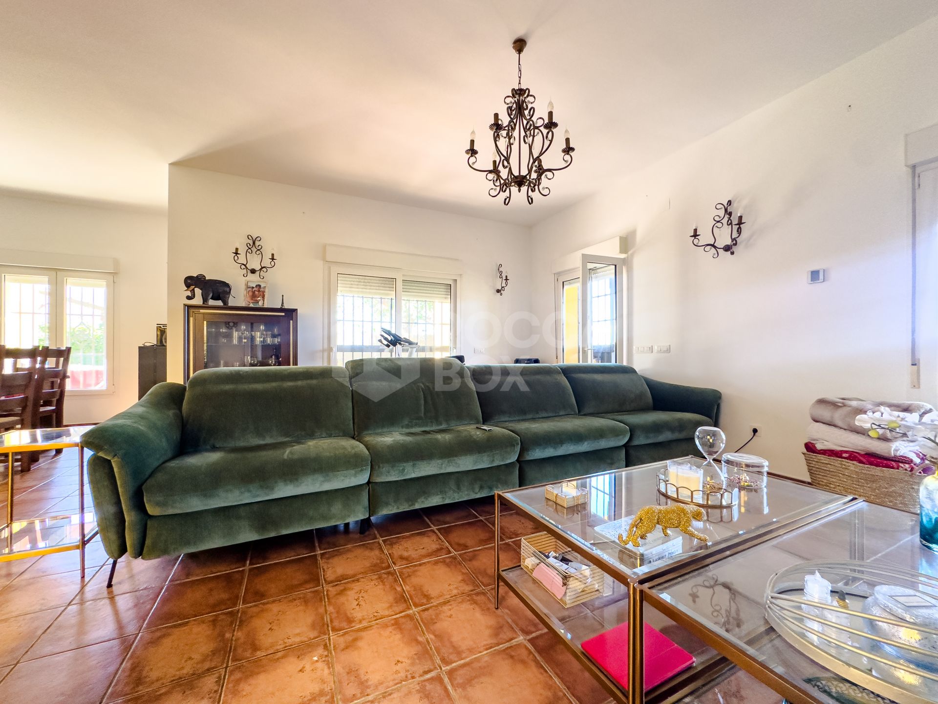 Andalucian Villa in Duquesa with panoramic golf views!