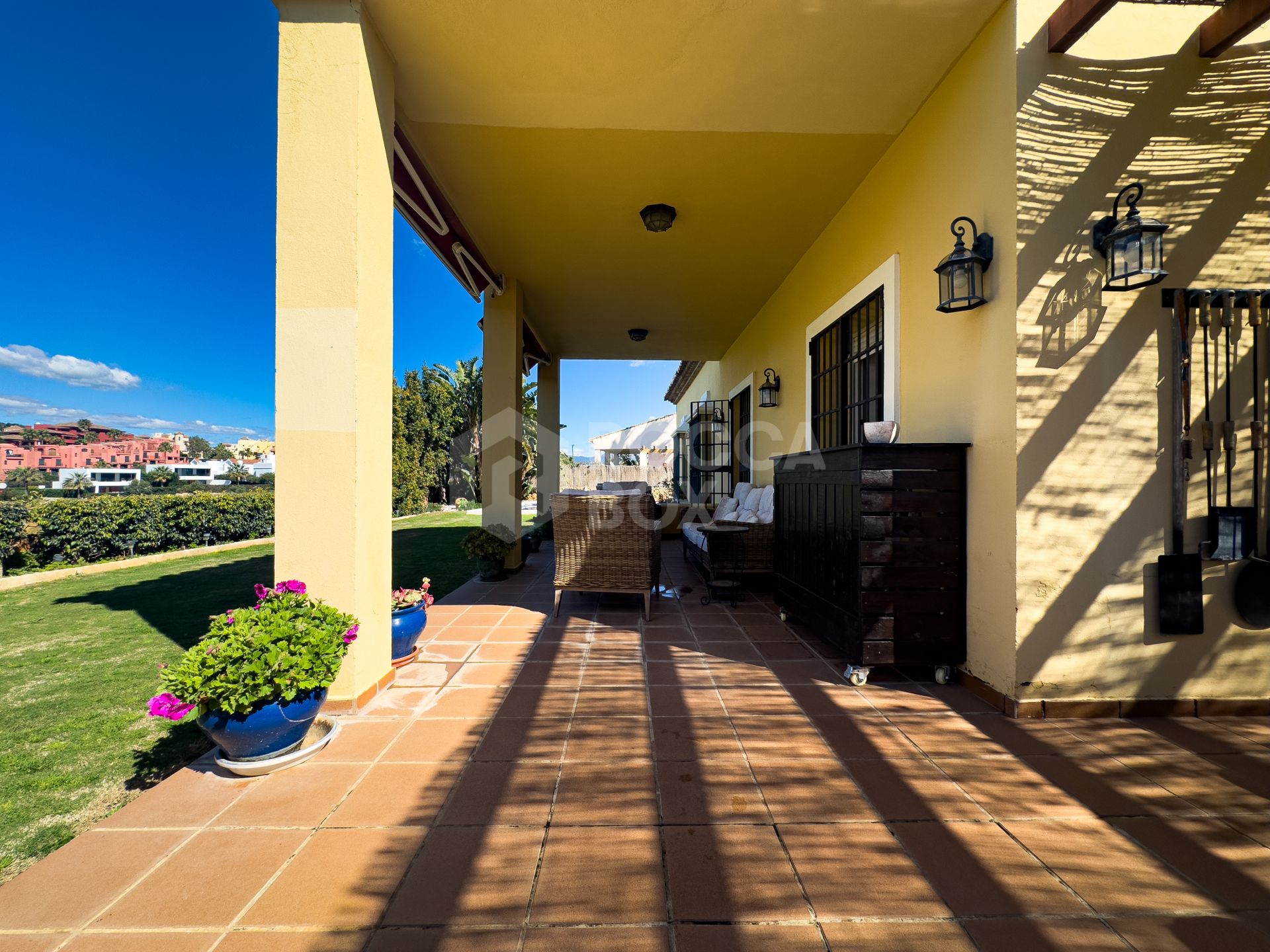 Andalucian Villa in Duquesa with panoramic golf views!