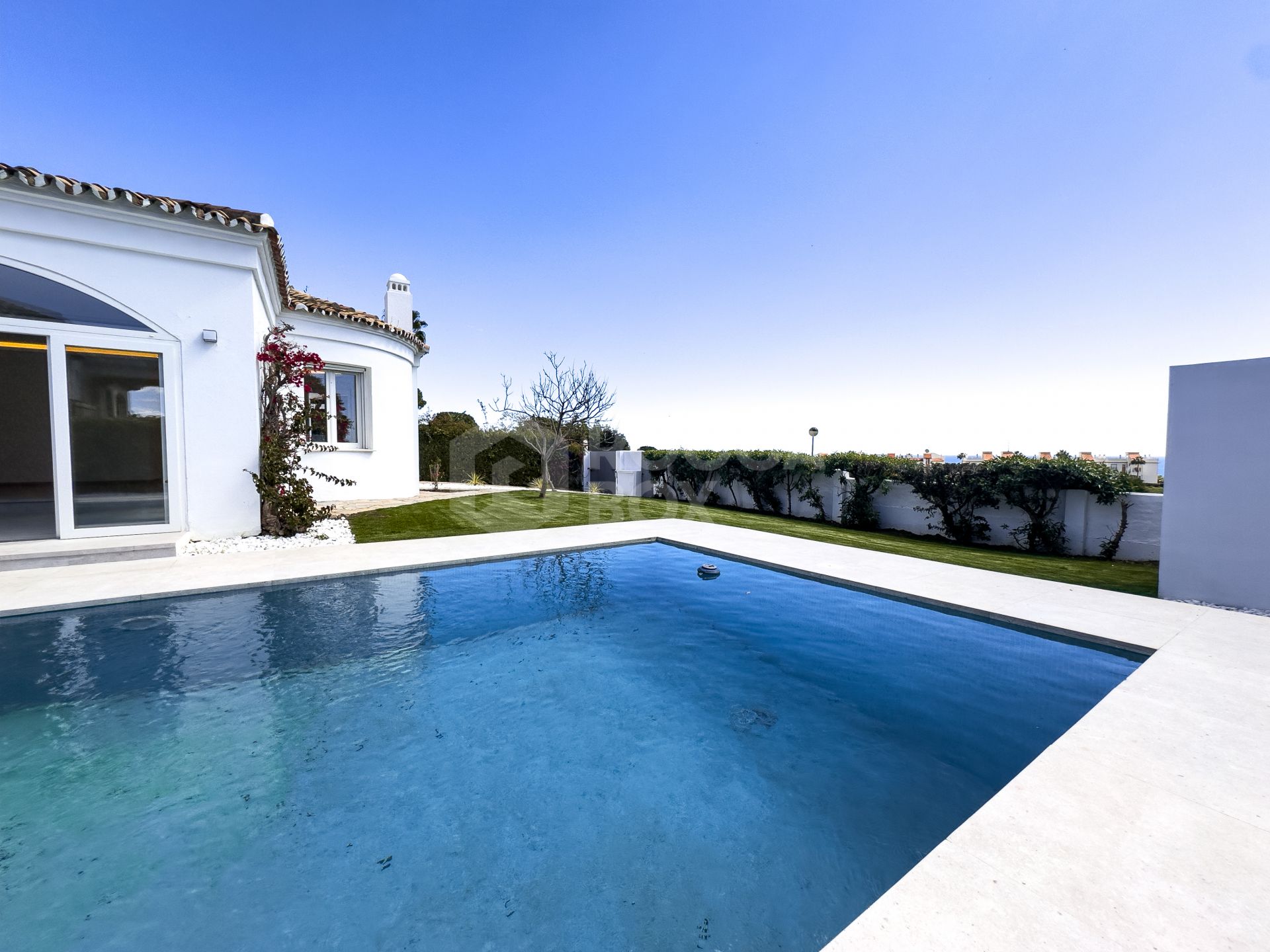 CHARMING AND UNIQUE Luxury Modern Villa