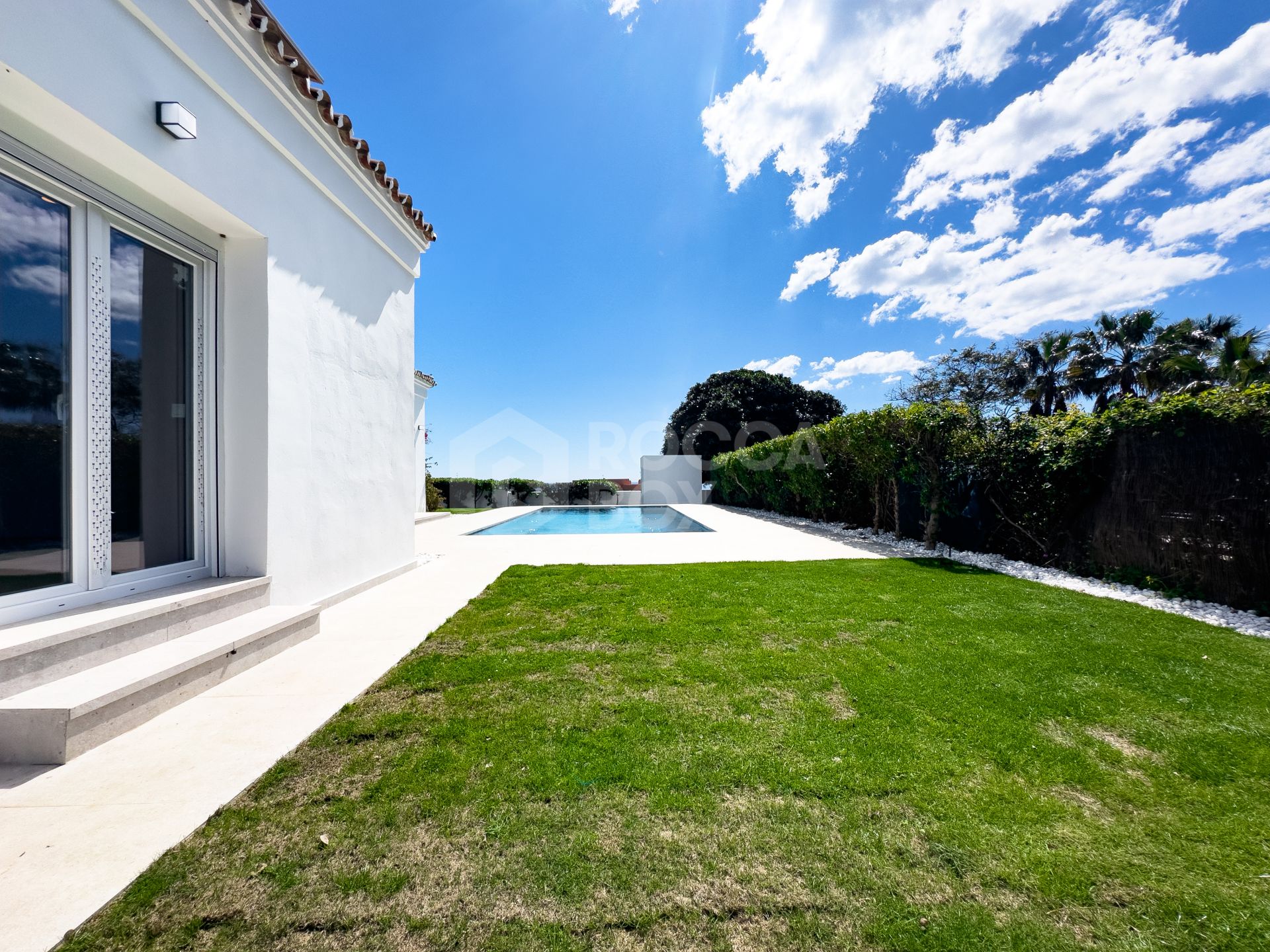 CHARMING AND UNIQUE Luxury Modern Villa