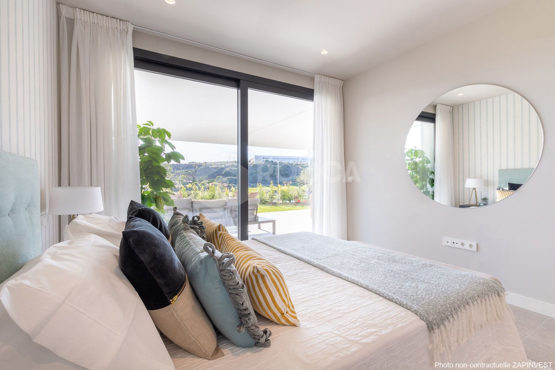 Stunning Penthouse with Panoramic Views in Estepona West