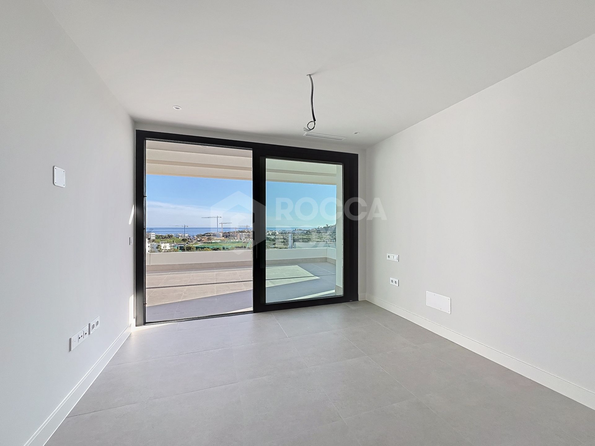Stunning Penthouse with Panoramic Views in Estepona West