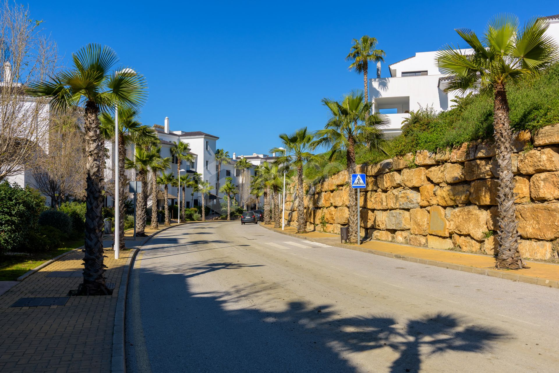 Luxury apartment in Mirador Estepona Hills Phase I, Costa del Sol.
