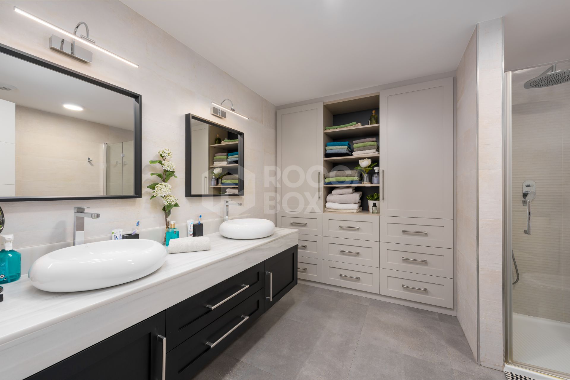 Luxury apartment in Mirador Estepona Hills Phase I, Costa del Sol.