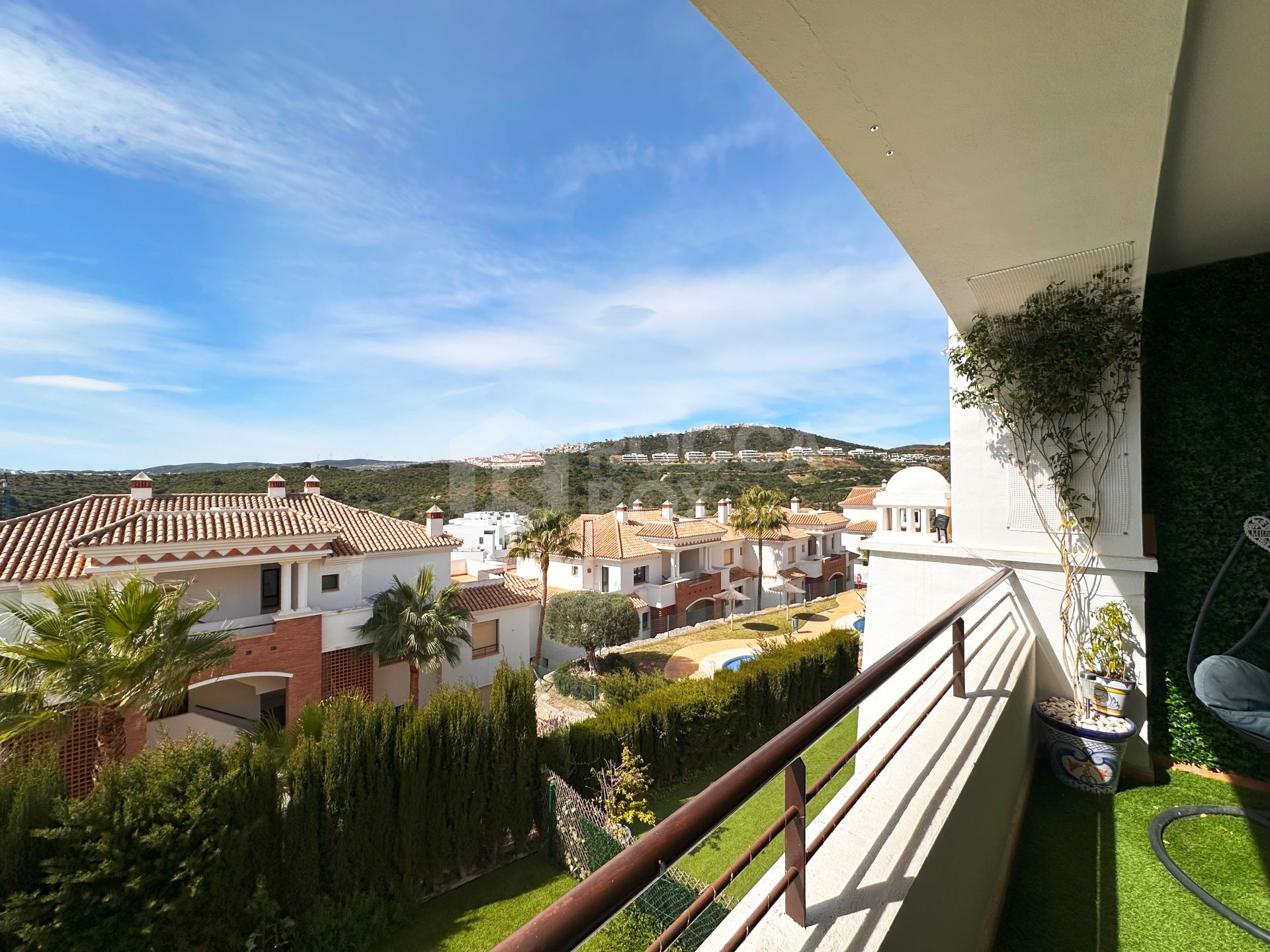 Amazing spacious with amazing views APARTMENT in Casares Golf.