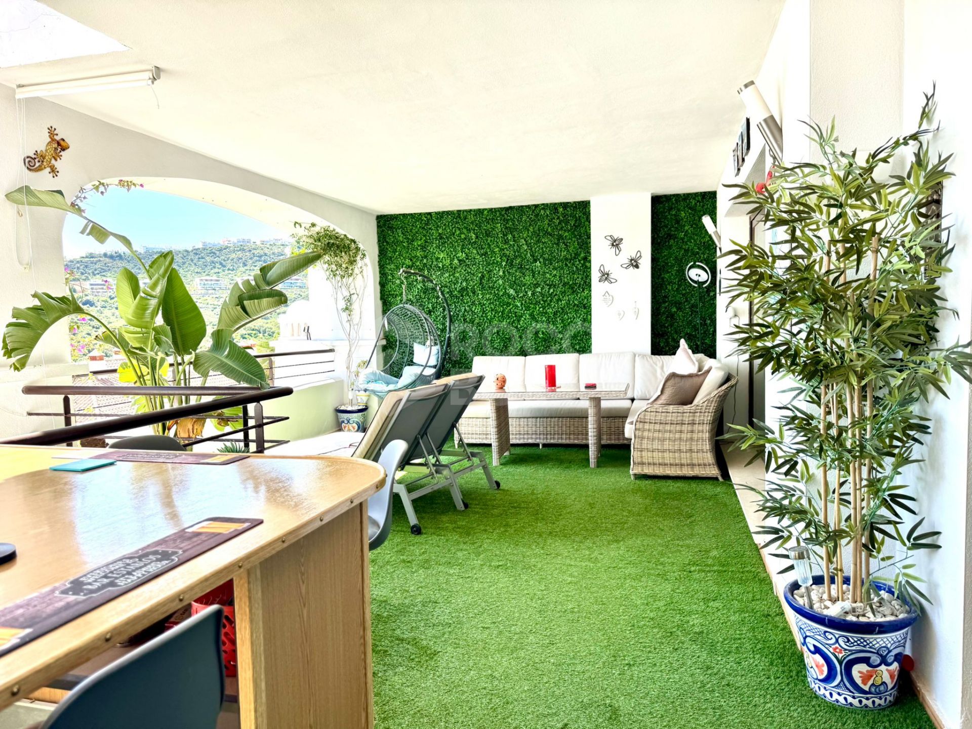 Amazing spacious with amazing views APARTMENT in Casares Golf.