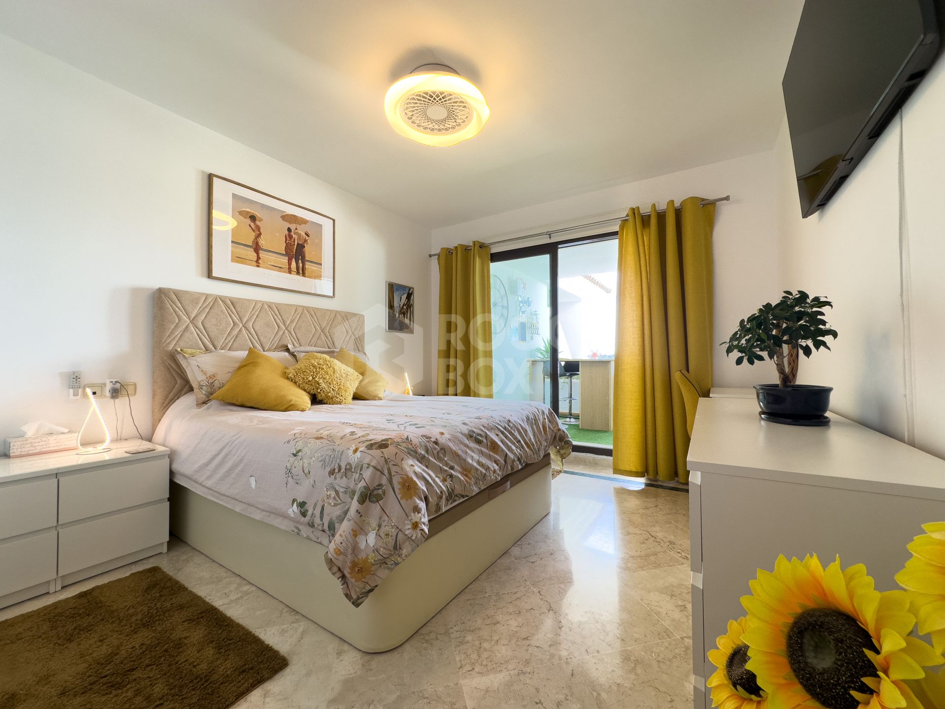 Amazing spacious with amazing views APARTMENT in Casares Golf.