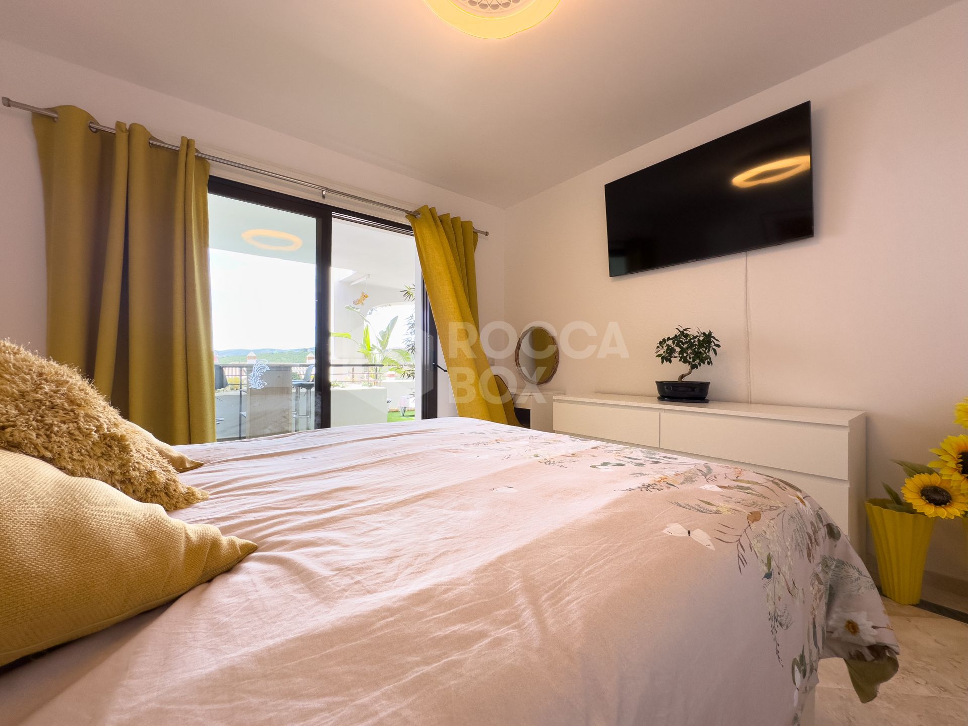 Amazing spacious with amazing views APARTMENT in Casares Golf.