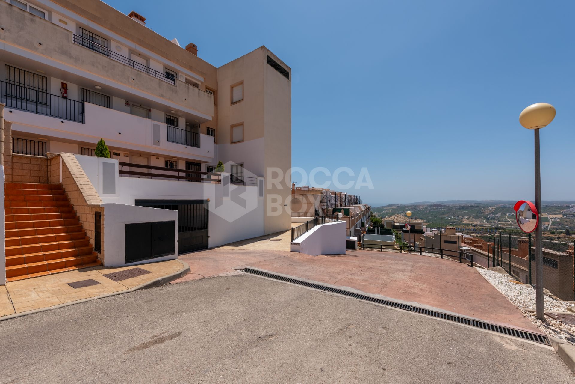 Opportunity in Doña Julia! middle floor apartment with garden!