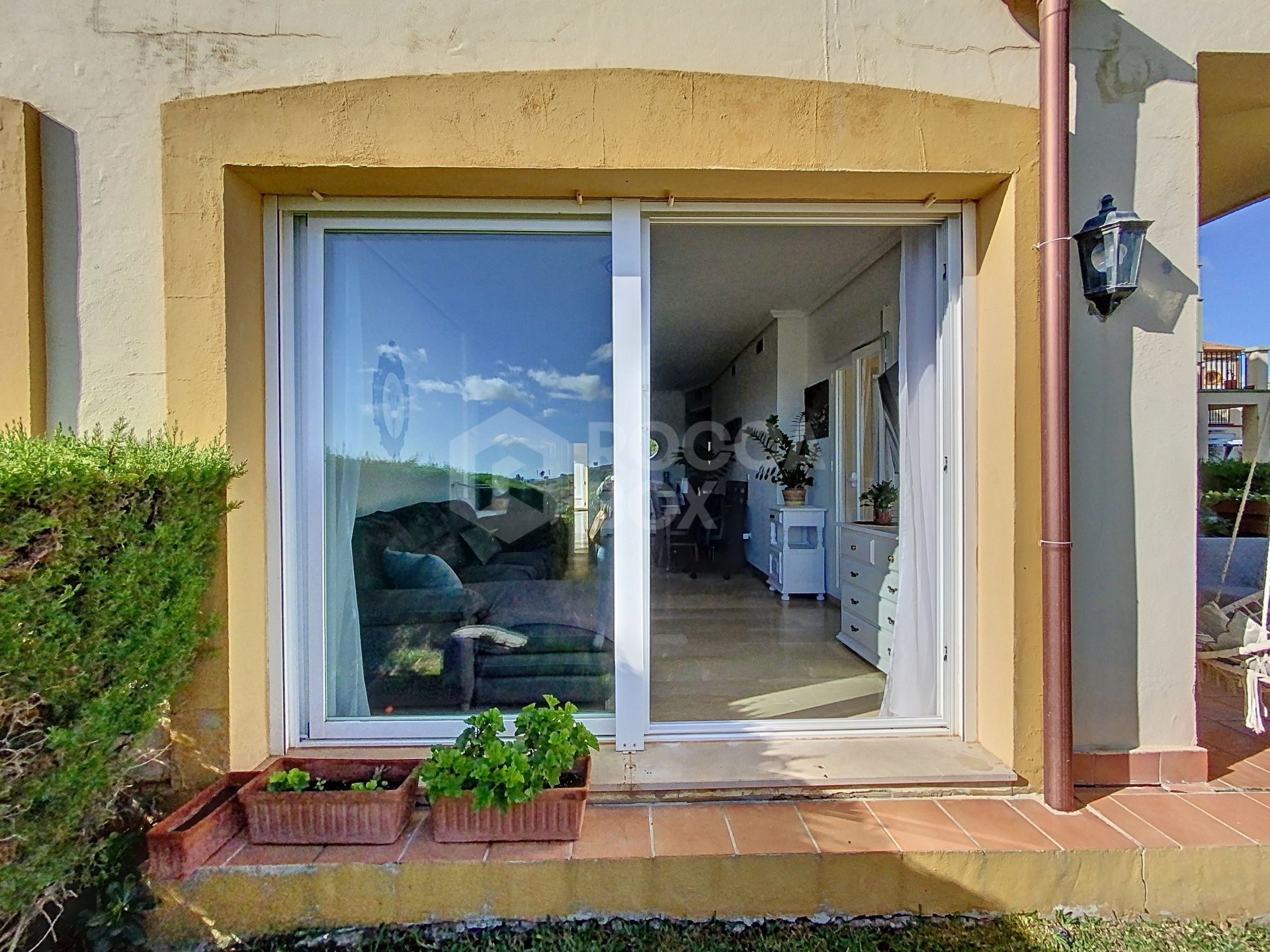 Great apartment with magnificent sea and mountain views in Casares Costa!