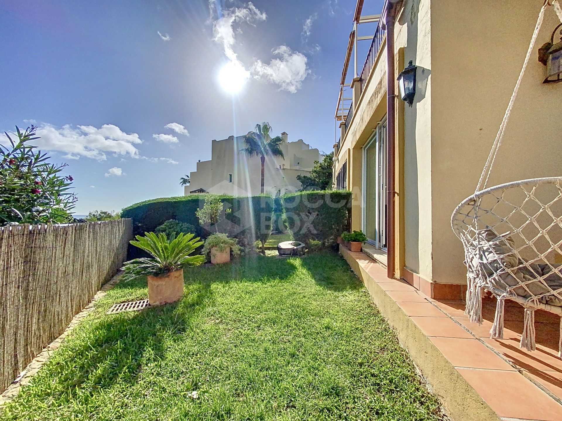 Great apartment with magnificent sea and mountain views in Casares Costa!