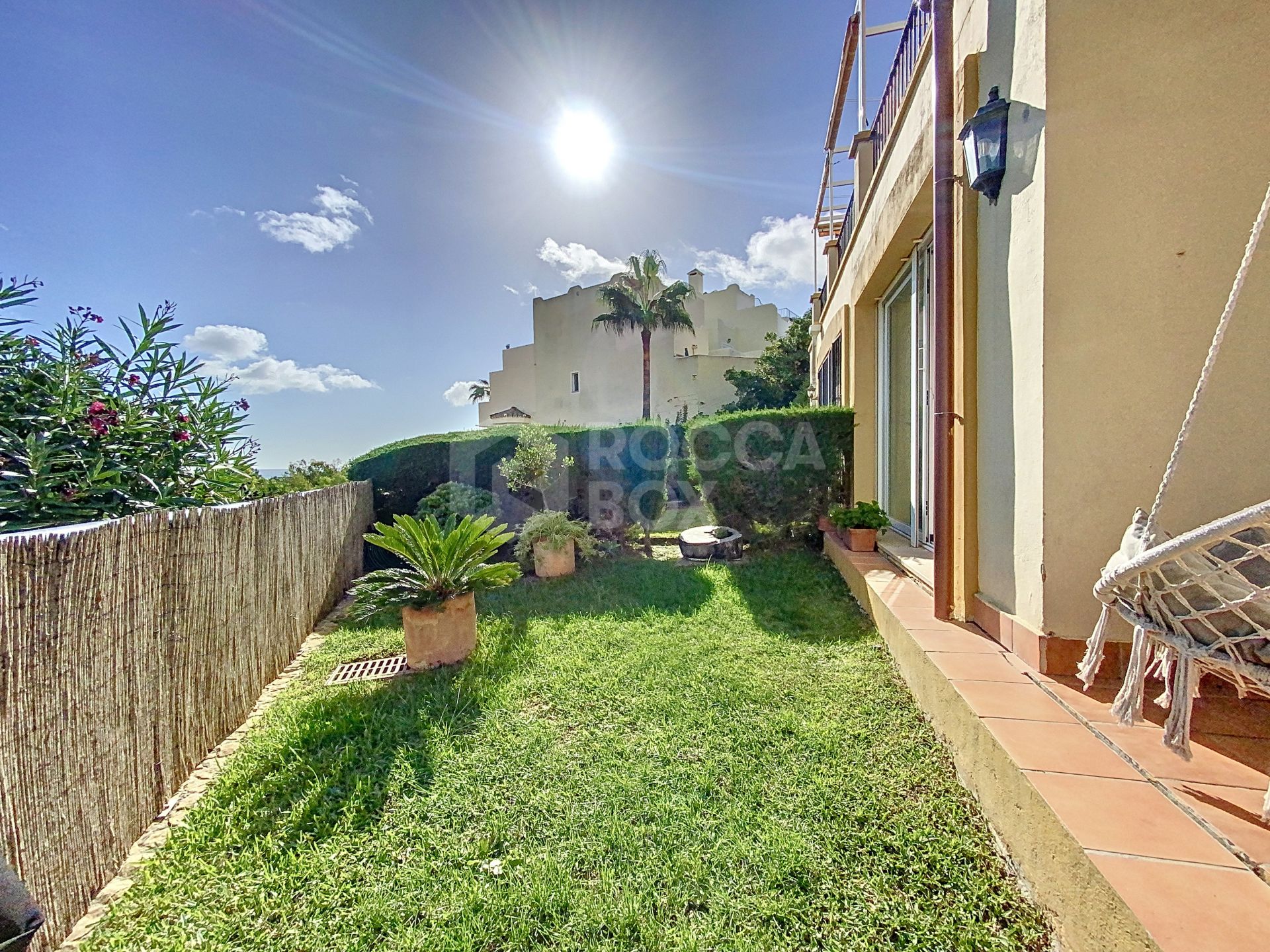 Great apartment with magnificent sea and mountain views in Casares Costa!