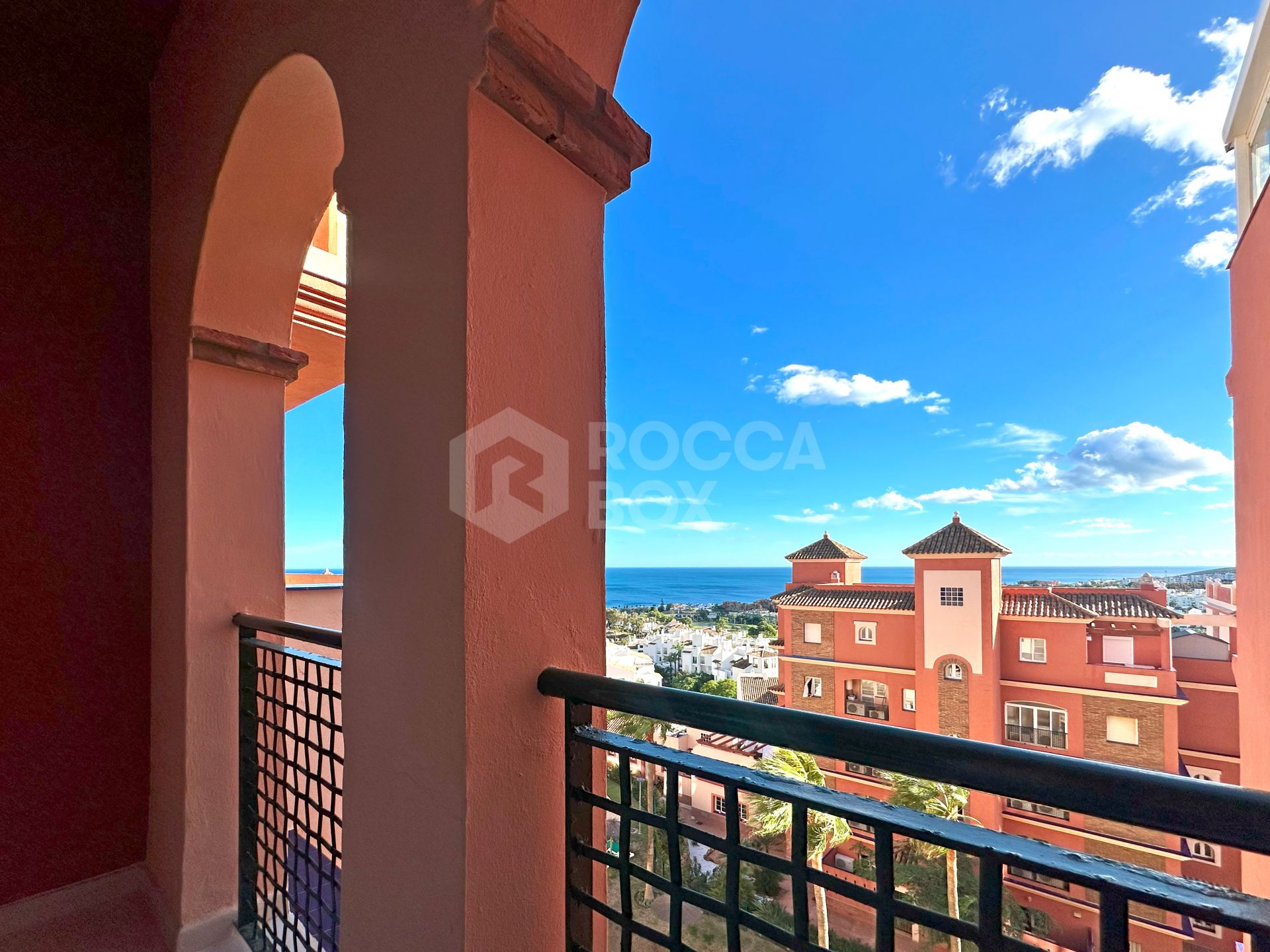 Spectacular Apartment with sea views in Duquesa Regent, Manilva