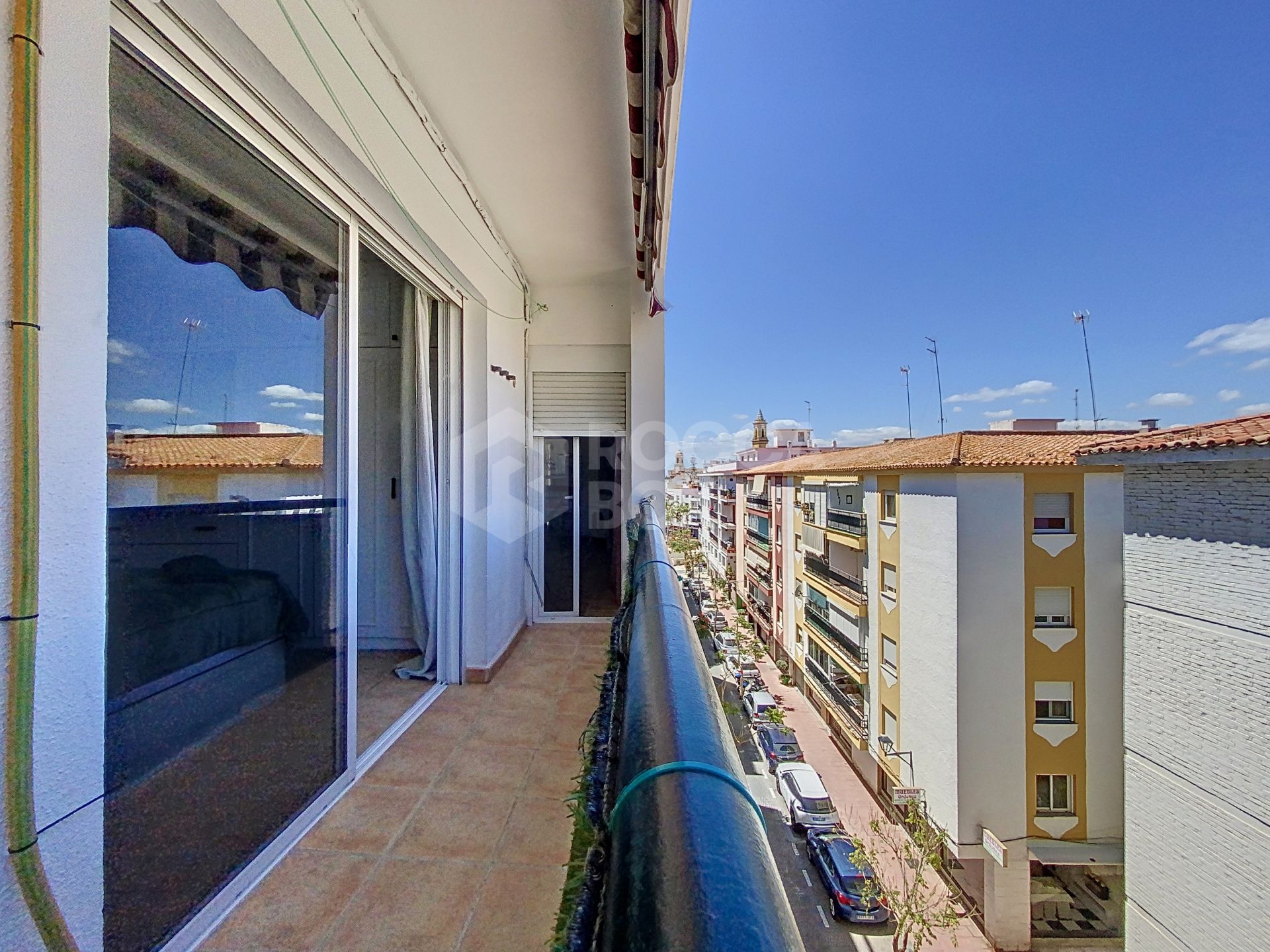 FANTASTIC 3 BEDROOM APARTMENT IN THE CENTER OF ESTEPONA