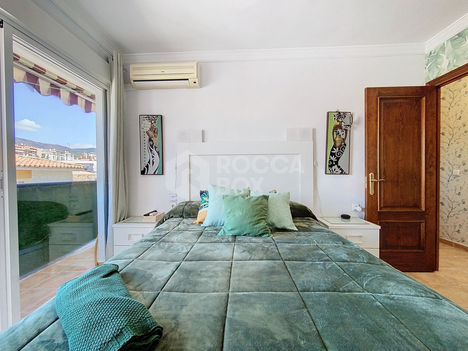 FANTASTIC 3 BEDROOM APARTMENT IN THE CENTER OF ESTEPONA