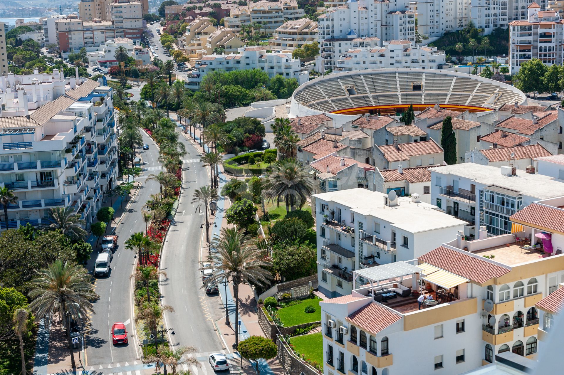 FANTASTIC 3 BEDROOM APARTMENT IN THE CENTER OF ESTEPONA