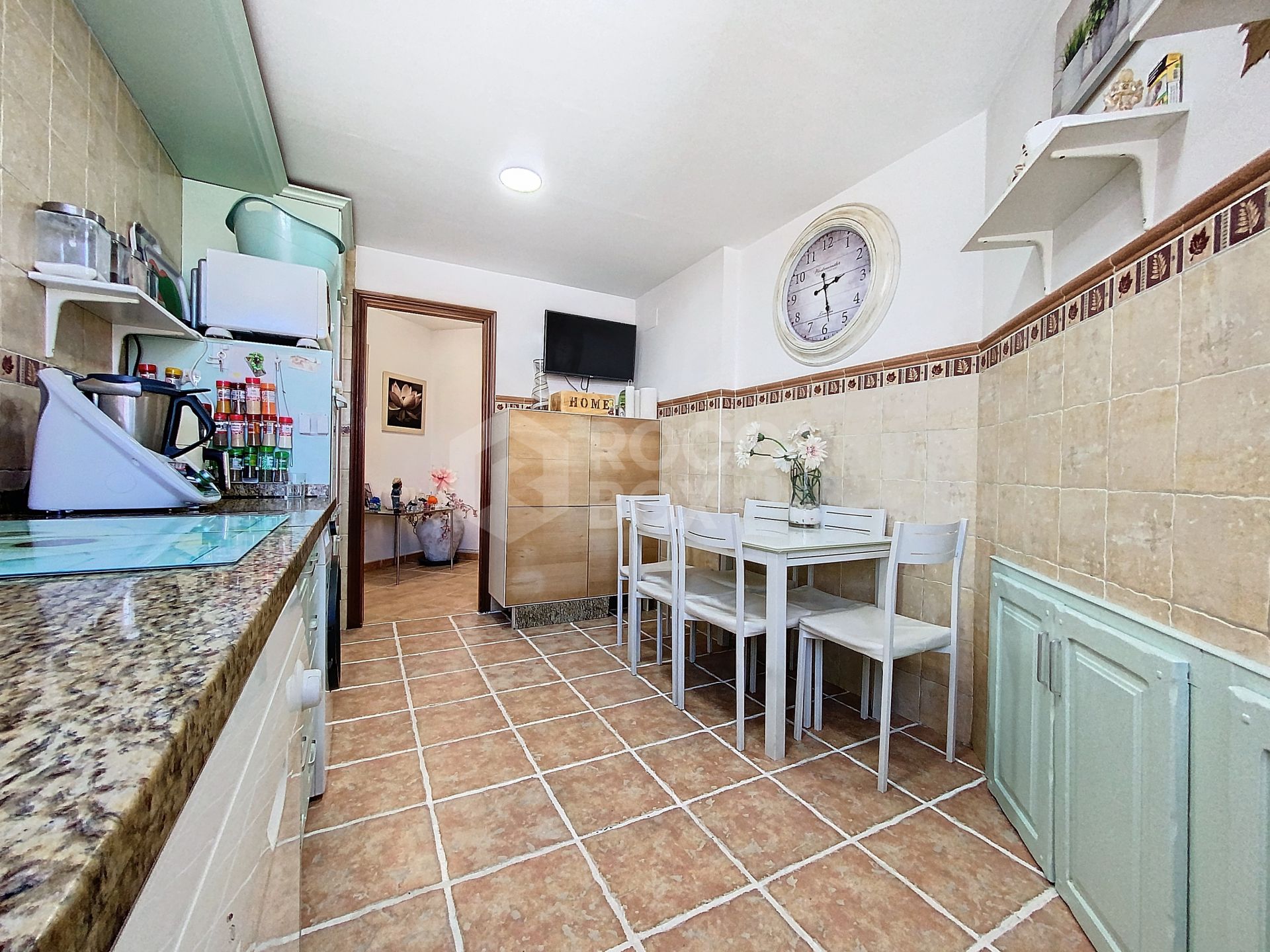 FANTASTIC 3 BEDROOM APARTMENT IN THE CENTER OF ESTEPONA