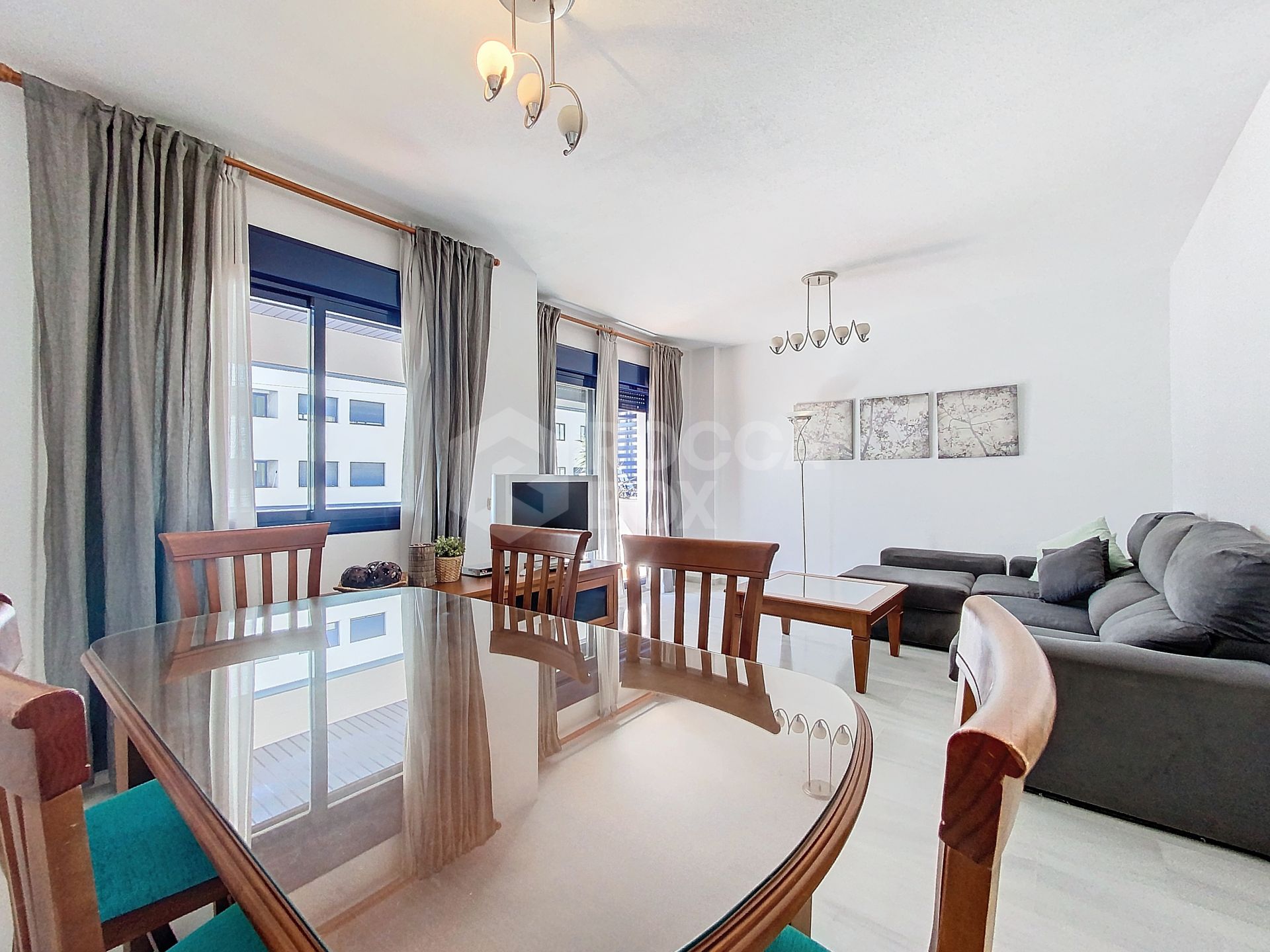 Elegant 3-Bedroom Apartment in Estepona Puerto