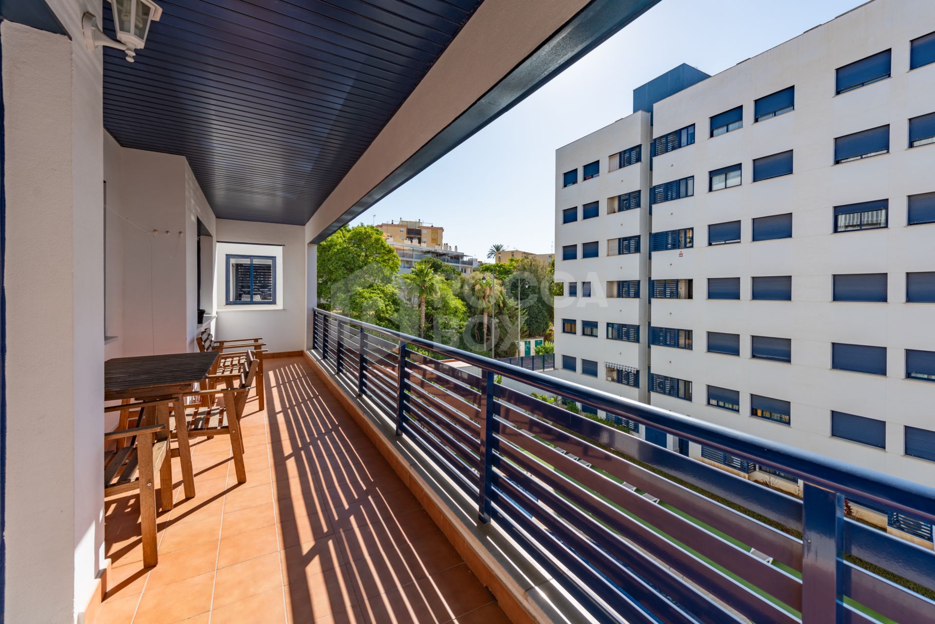 Elegant 3-Bedroom Apartment in Estepona Puerto