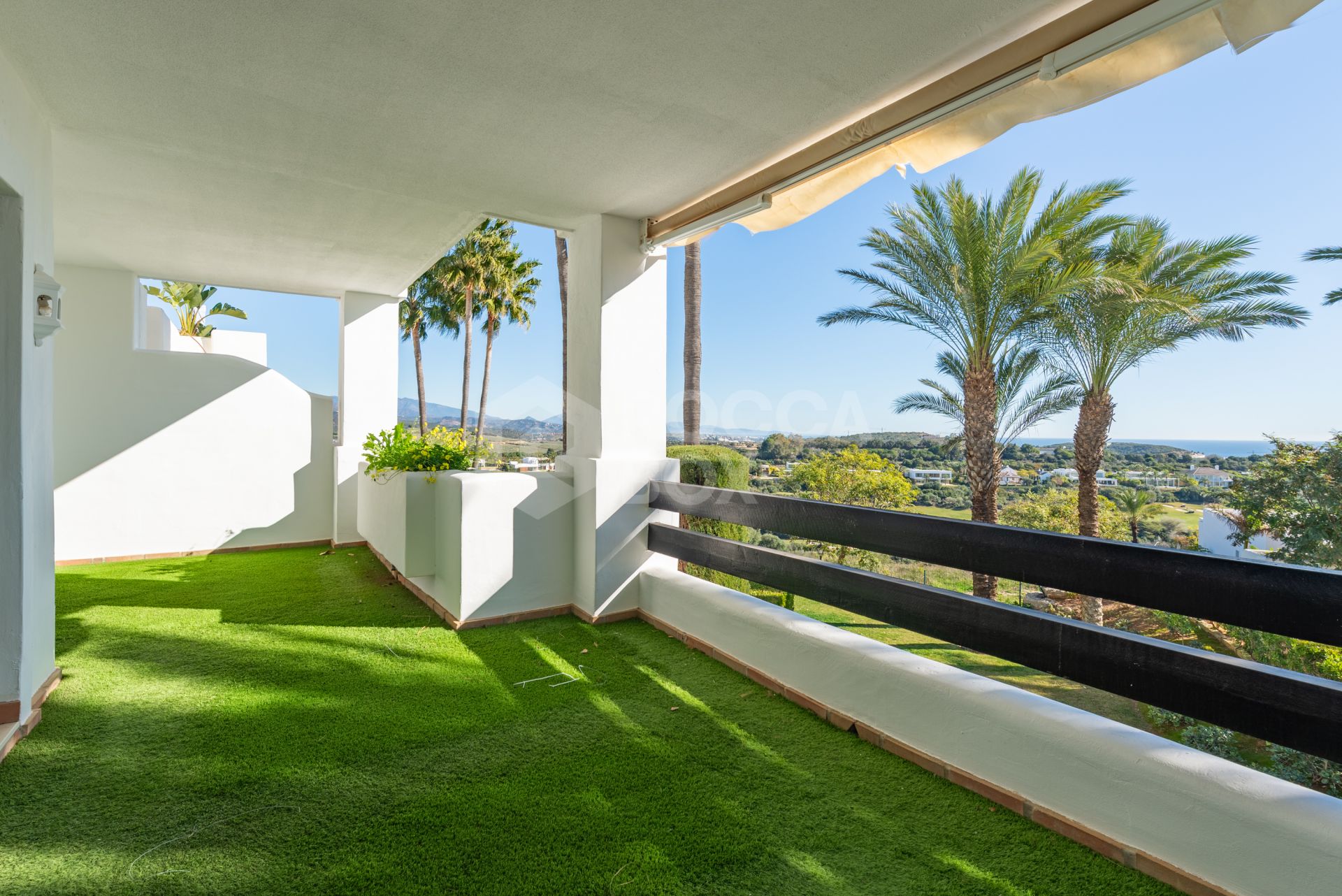 Luxury first floor apartment in Altos de Cortesín, Casares, Málaga