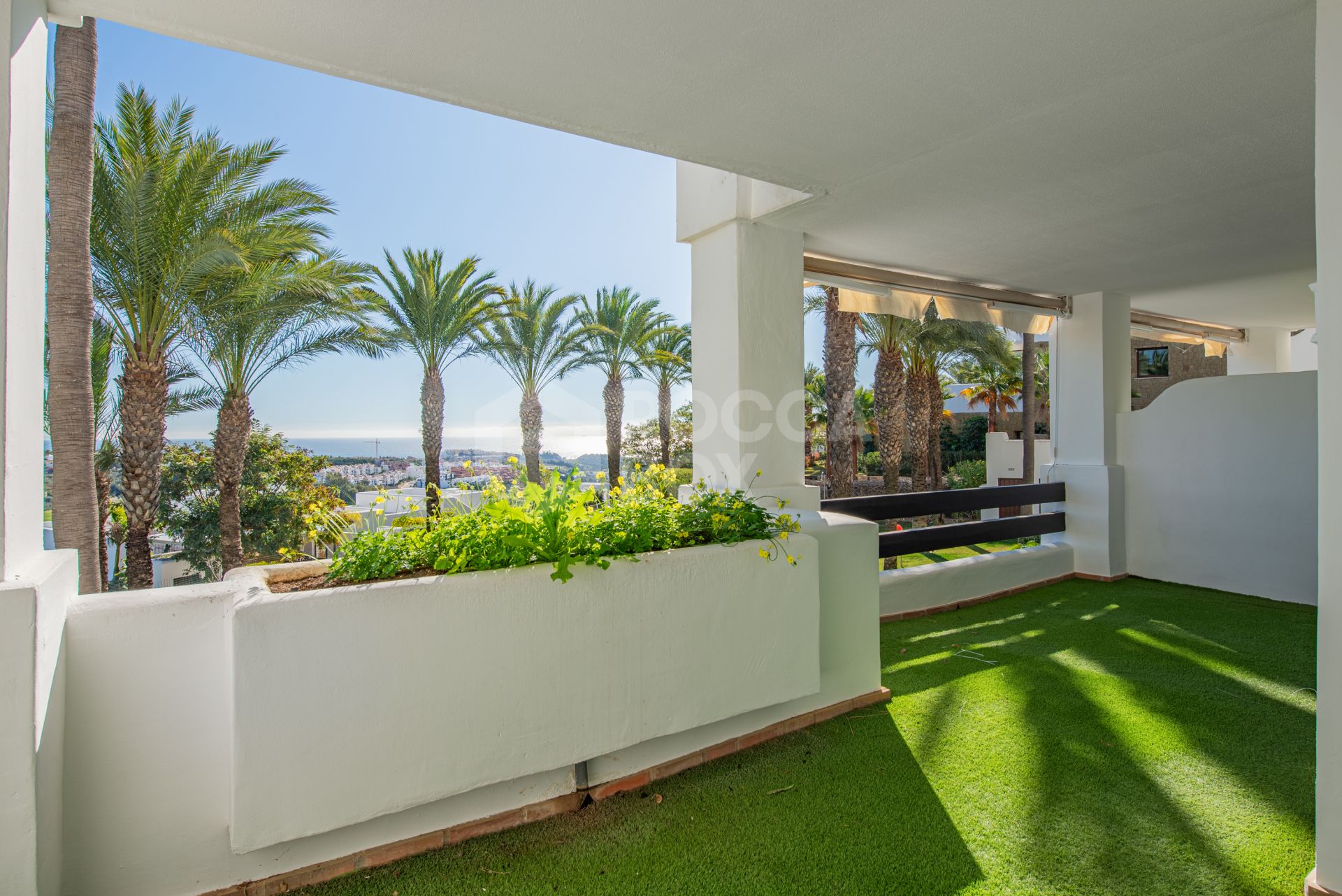 Luxury first floor apartment in Altos de Cortesín, Casares, Málaga