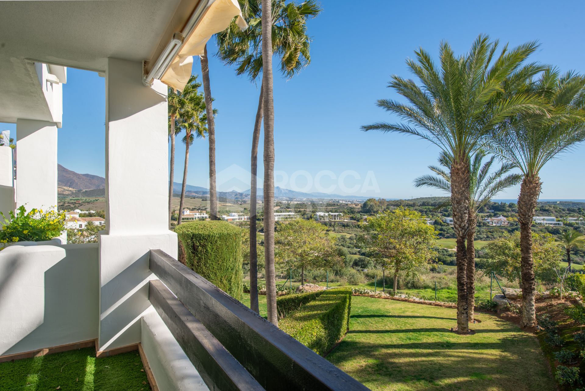 Luxury first floor apartment in Altos de Cortesín, Casares, Málaga