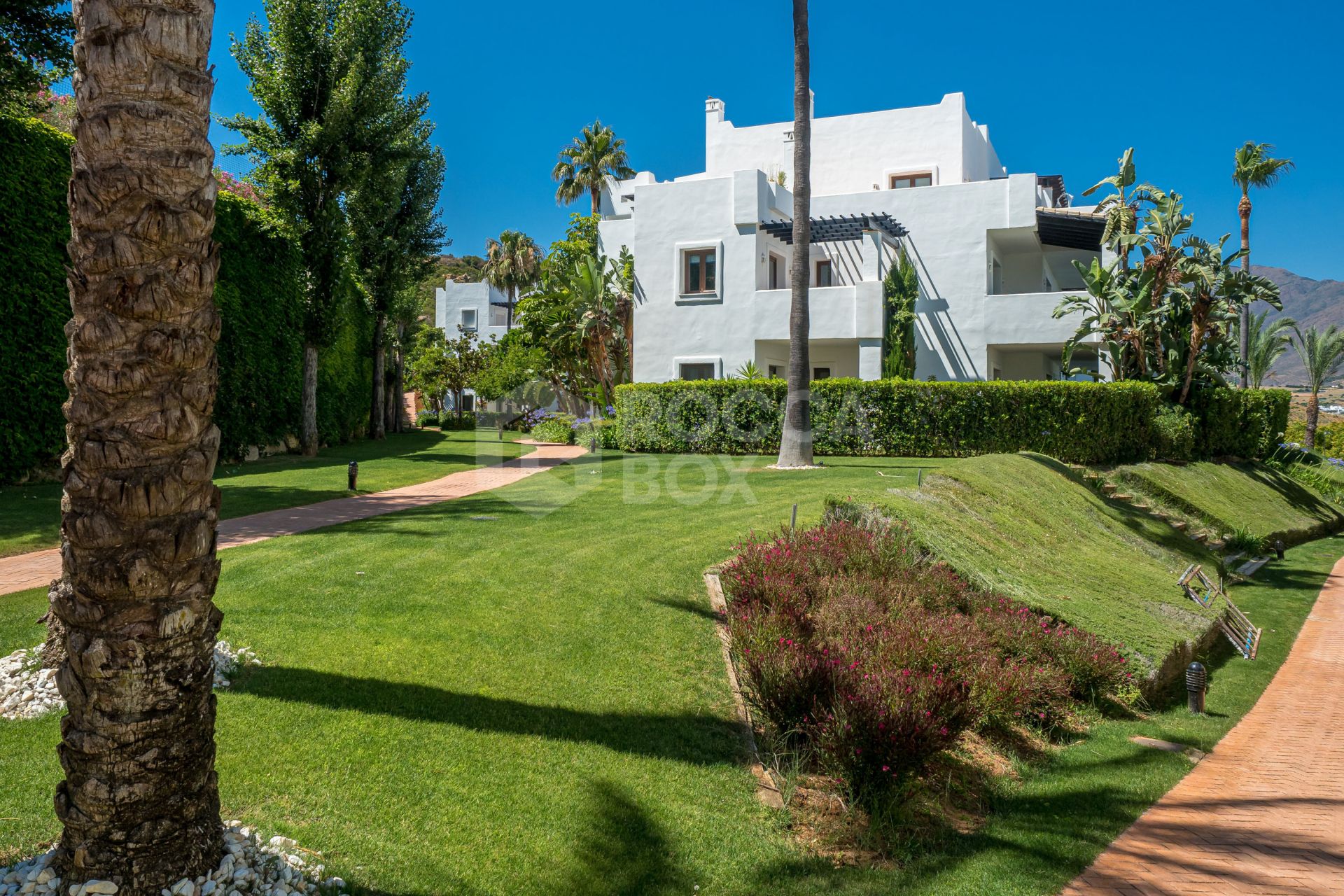 Luxury first floor apartment in Altos de Cortesín, Casares, Málaga