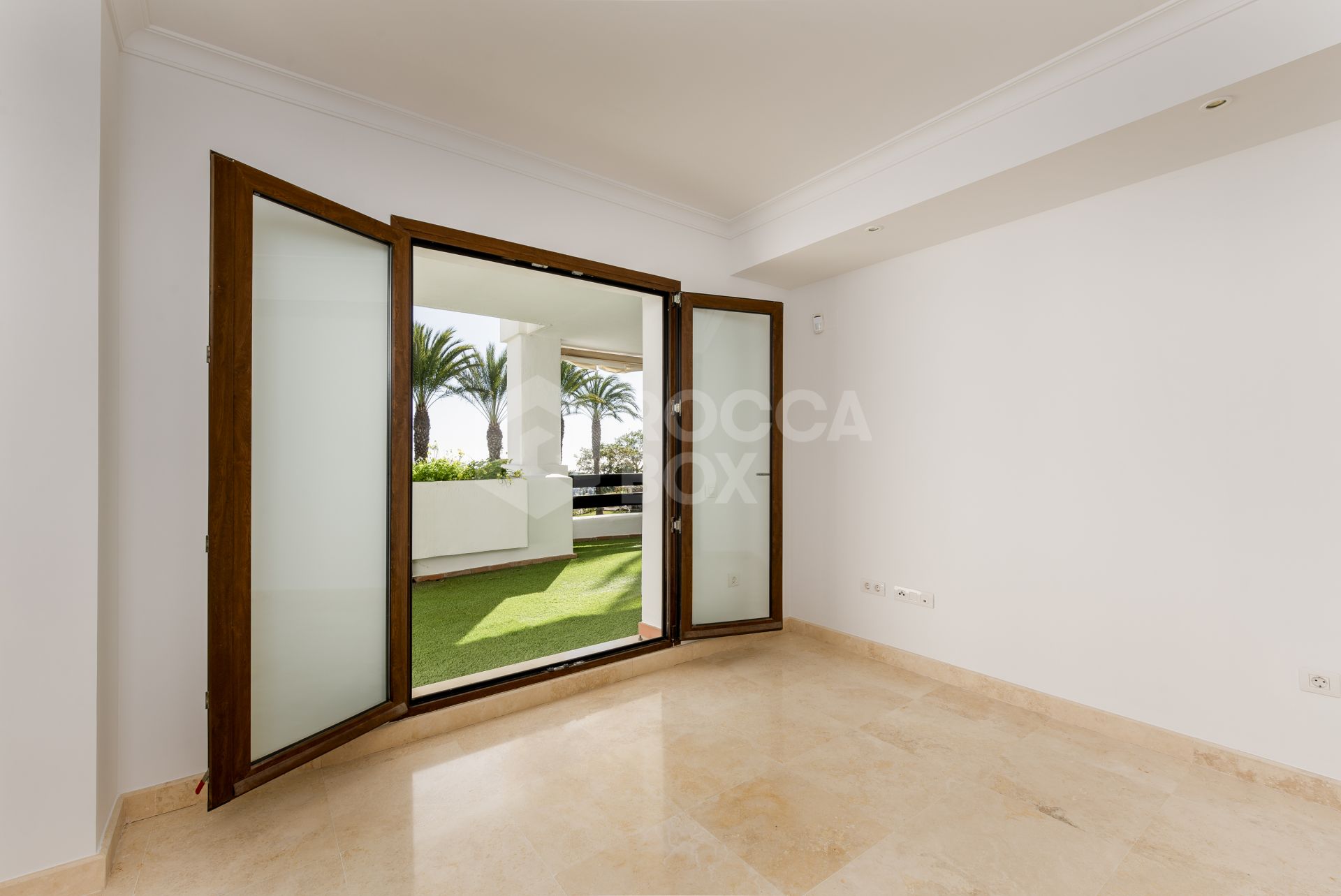 Luxury first floor apartment in Altos de Cortesín, Casares, Málaga