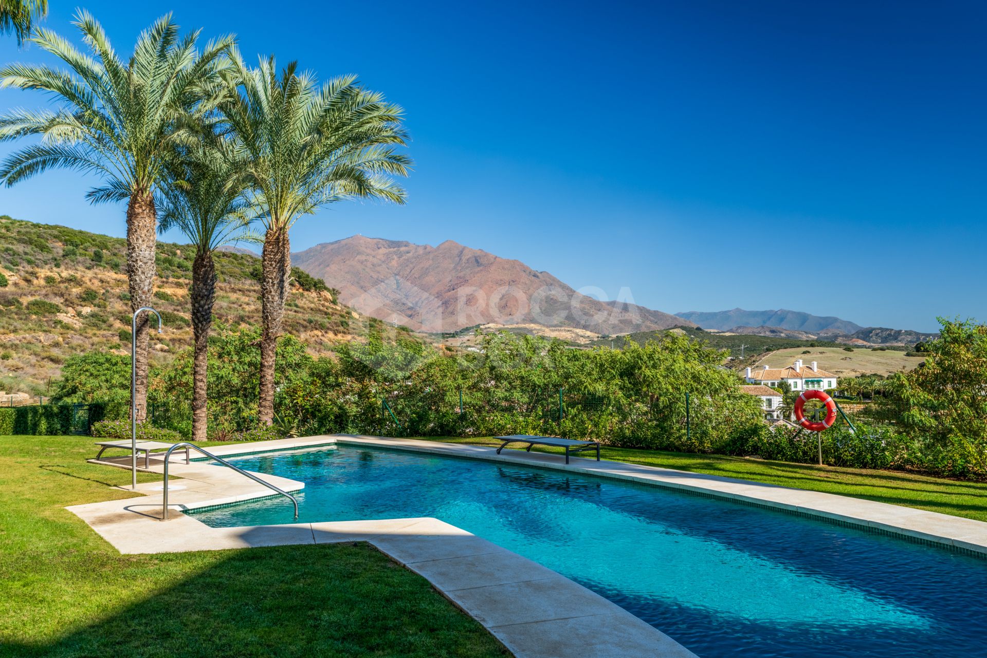 Luxury first floor apartment in Altos de Cortesín, Casares, Málaga