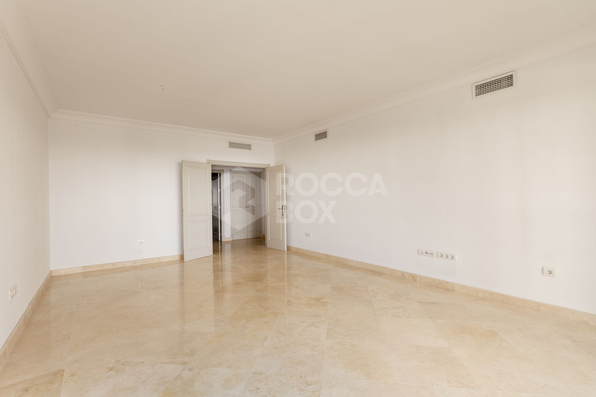 Luxury first floor apartment in Altos de Cortesín, Casares, Málaga